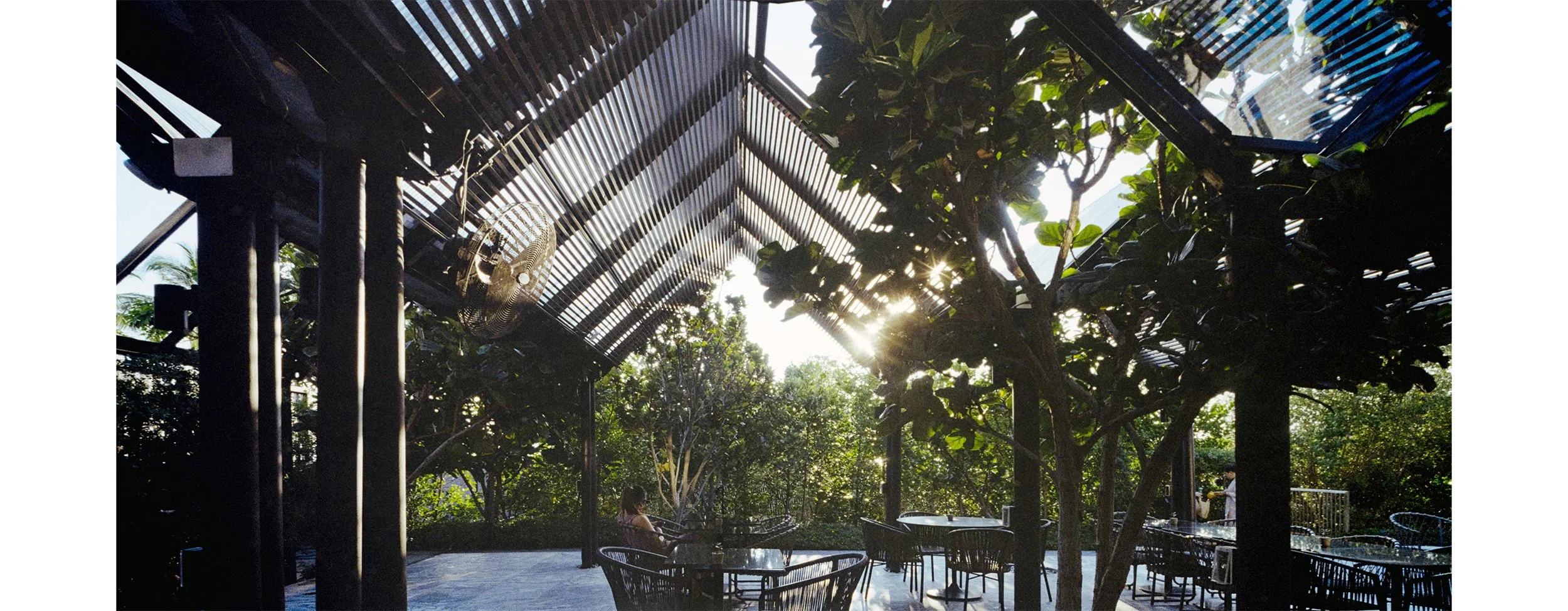 ALL DAY DINING_01.jpg