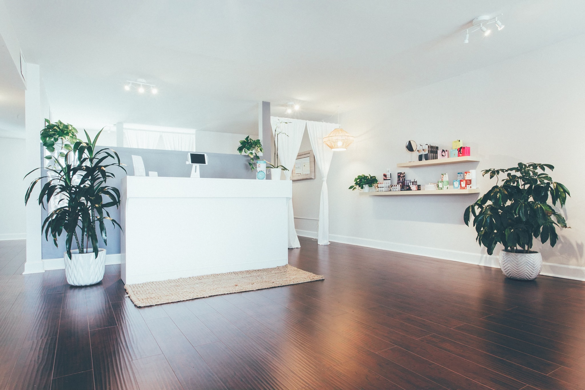 Interior of Swoon Lashes in Redondo Beach