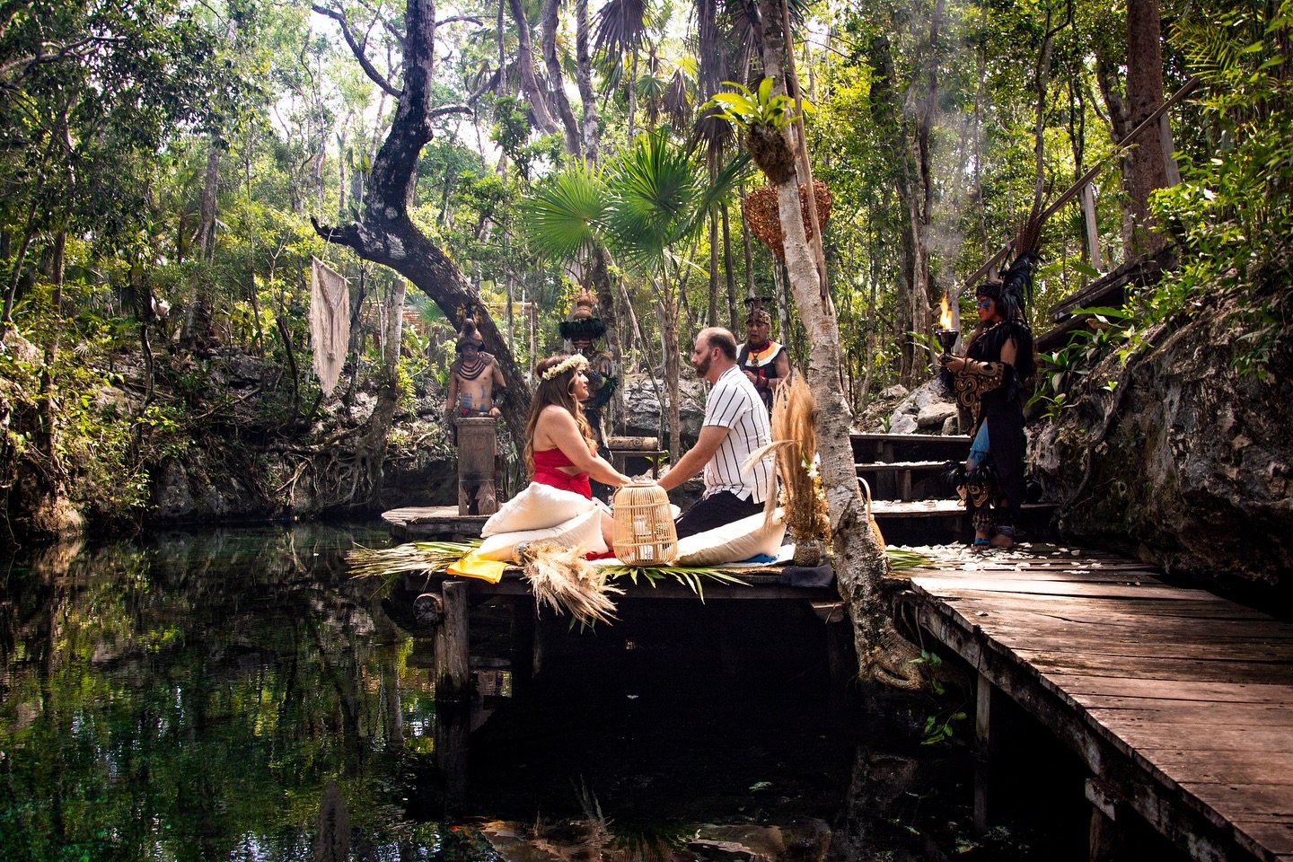 ✨ Mayan Ceremony of Union: A Sacred Bond in Tulum ✨ 

In Mayan culture, love is a sacred energy that unites two souls in harmony with nature and the universe. Mayan union ceremonies are ancient rituals full of meaning, where fire, copal, and the bles
