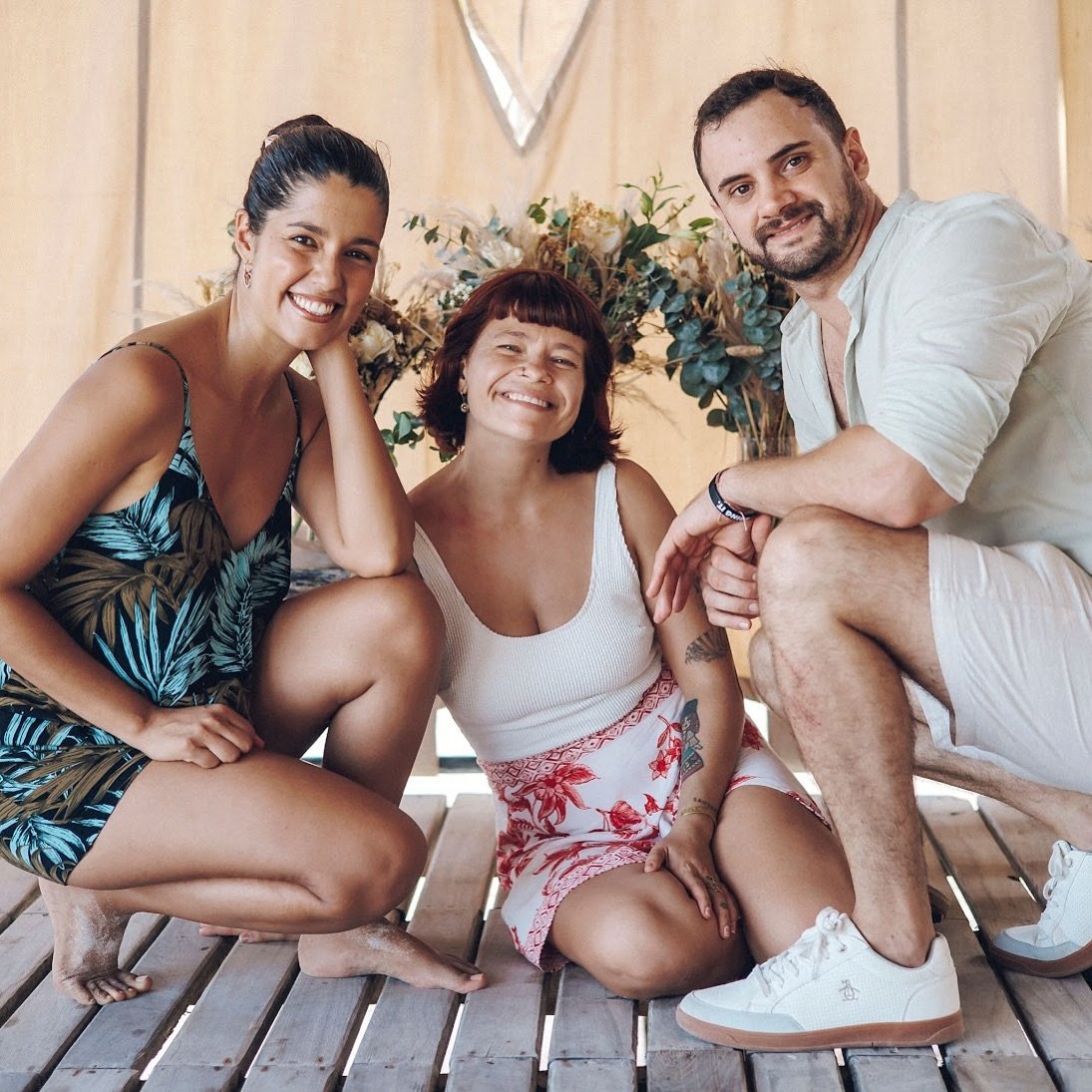 We don&rsquo;t just plan proposals, we plan unforgettable moments 🌴💍✨
Meet the dream team behind BOW &amp; ARROW: Pili, Karina &amp; Lucas 💘
From the setup to the last &ldquo;YES!&rdquo; scream on the beach&hellip; we&rsquo;re there, making magic 