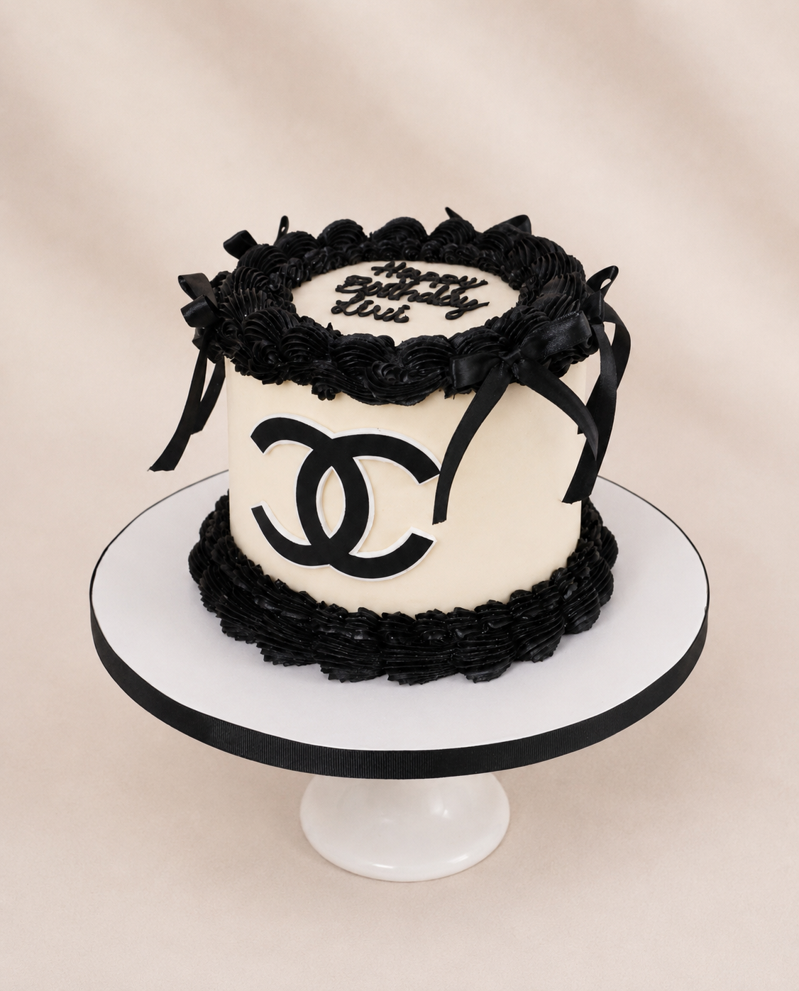 Black & White Chanel Cake by Emporio.PNG