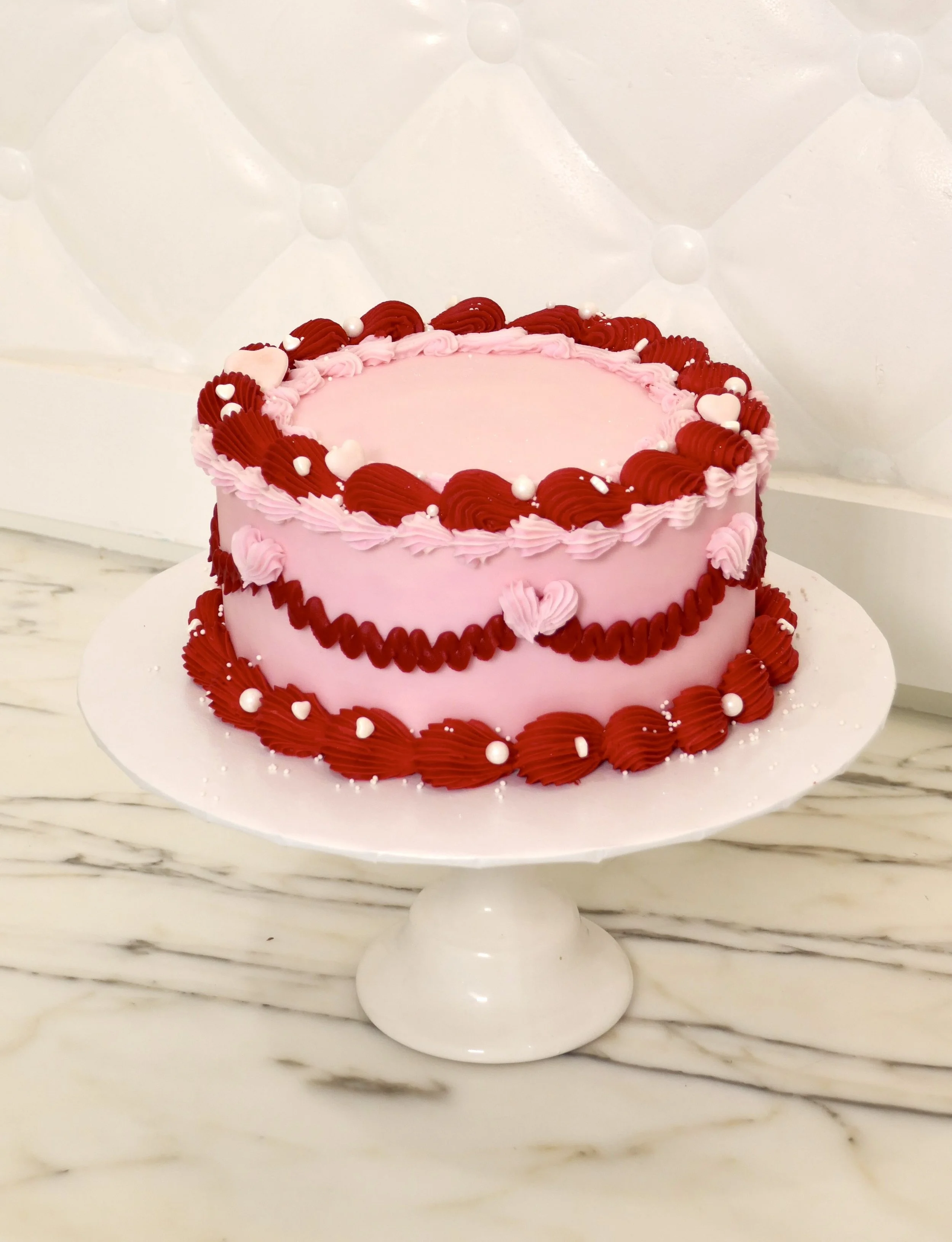 Pink & Red ROund Vintage Cake by Emporio.jpg
