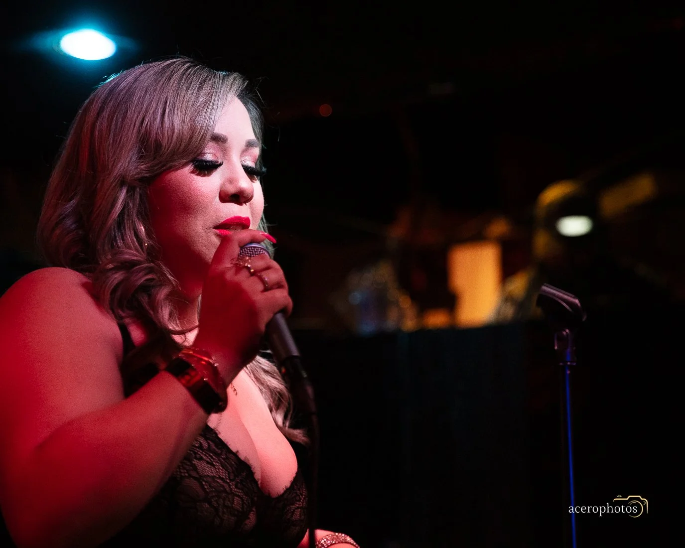 Miriah Avila performing at Mellow Man Ace Birthday Bash