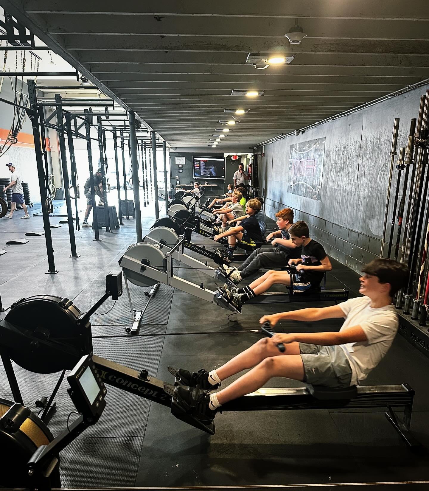 Transforming teens&rsquo; lives through fitness. Foundry Teens helps build confidence, discipline, and resilience . Bring your teen for a free class! 💪 

#Fitness #Instafit #Getfit #Fitspiration #Fitnessaddict #Fitnessmotivation #Fitnesslife #Fitnes