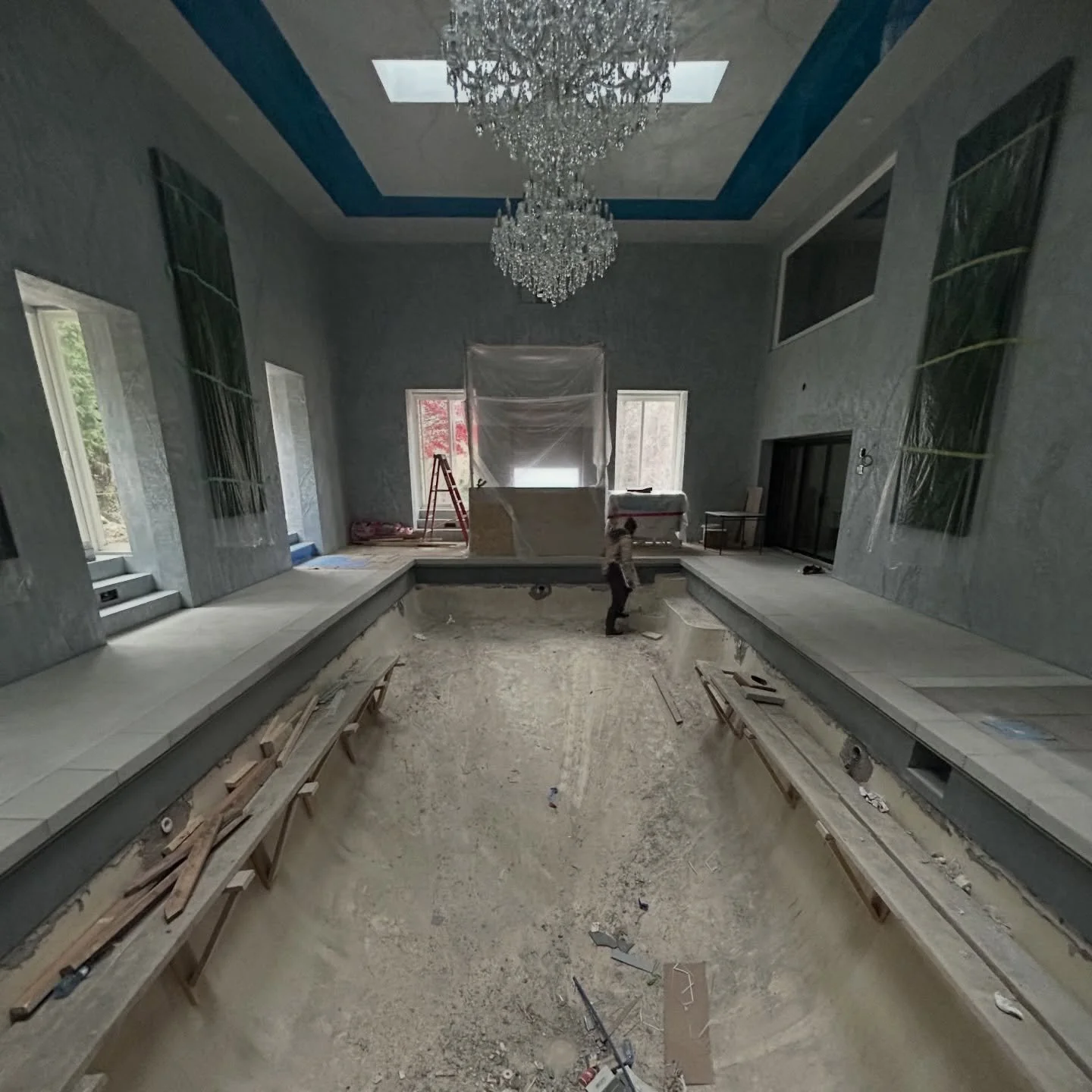 Spring is the time to bring your pool back to life ☀️💧

Check out these before and after pics 👀

If your concrete pool is worn or rough, a fresh plaster surface makes all the difference.

Get it done now&mdash;just in time for summer.

📩 Message u