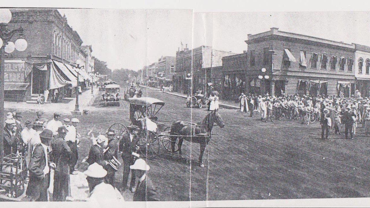 Main and Chestnut old1.jpg