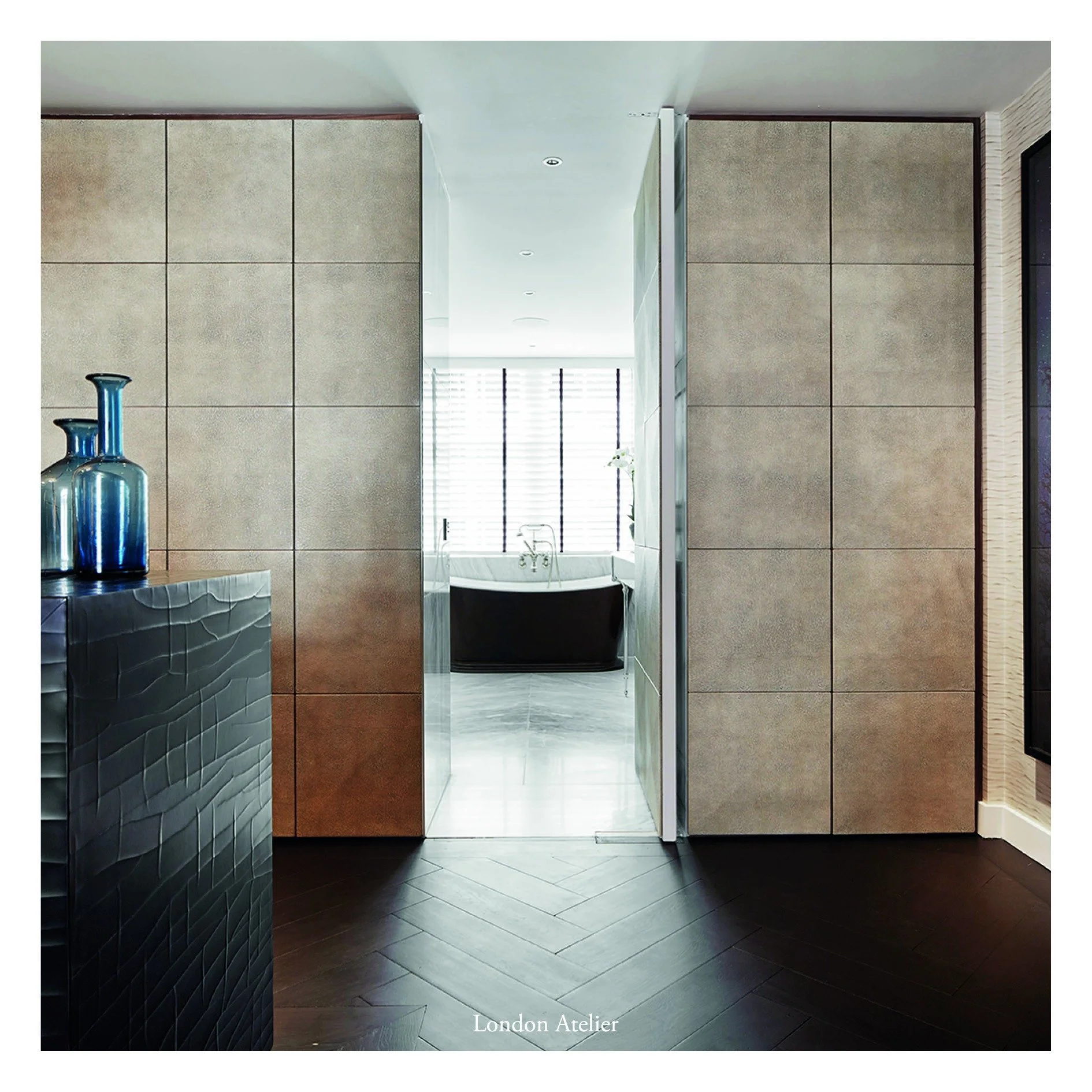 A Victorian apartment where flexibility meets heritage. Sliding partition walls allow four distinct spatial arrangements, transforming from cellular layout to open-plan simply by adjusting.

St James's Top Floor, Westminster

#LondonArchitecture #Lon