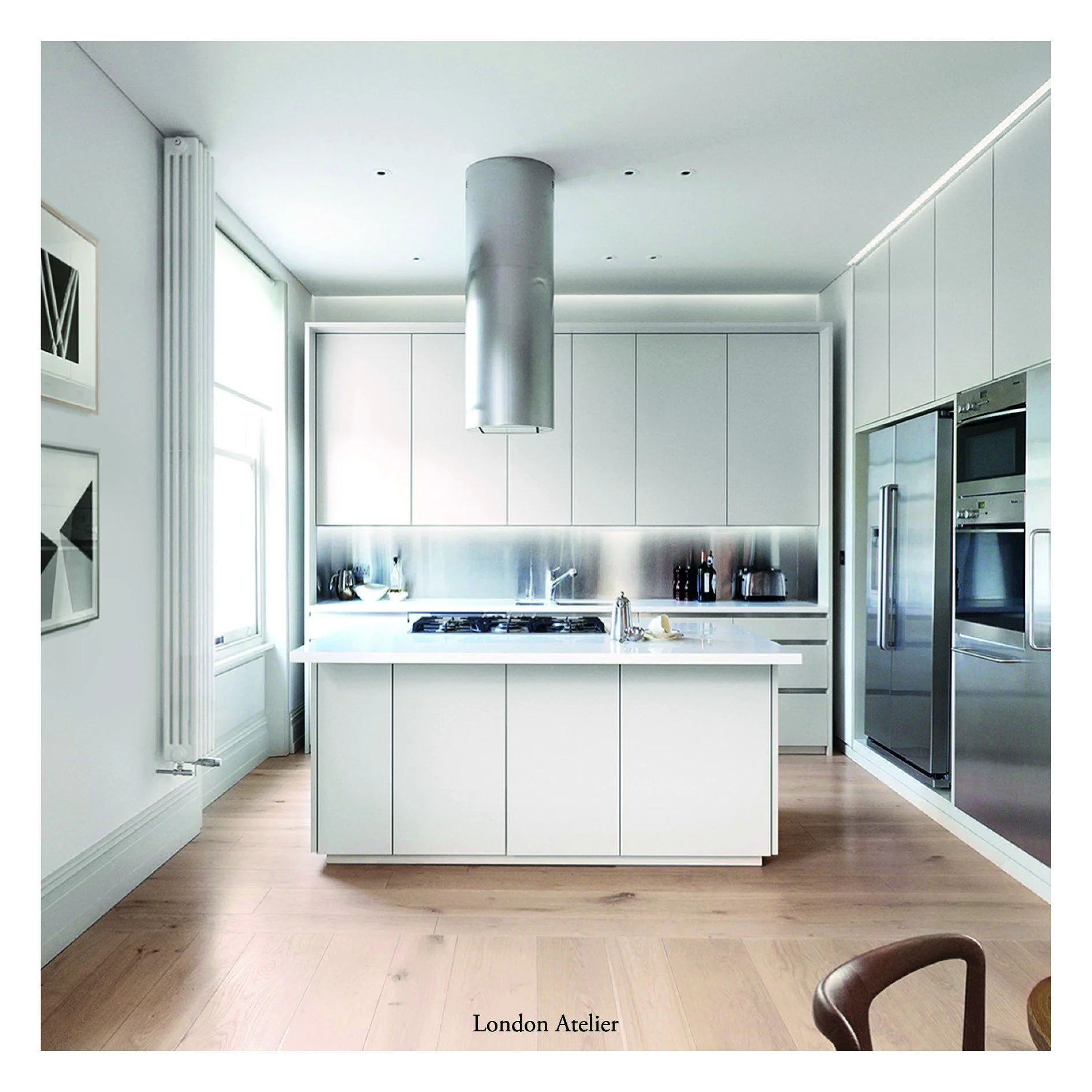 A complete refurbishment of a five-story Victorian property. Nossa Cassa combines a subtle modern materiality on the inside with a gracefully aged historic exterior. A re-positioned staircase and carefully coordinated material palette create a contin