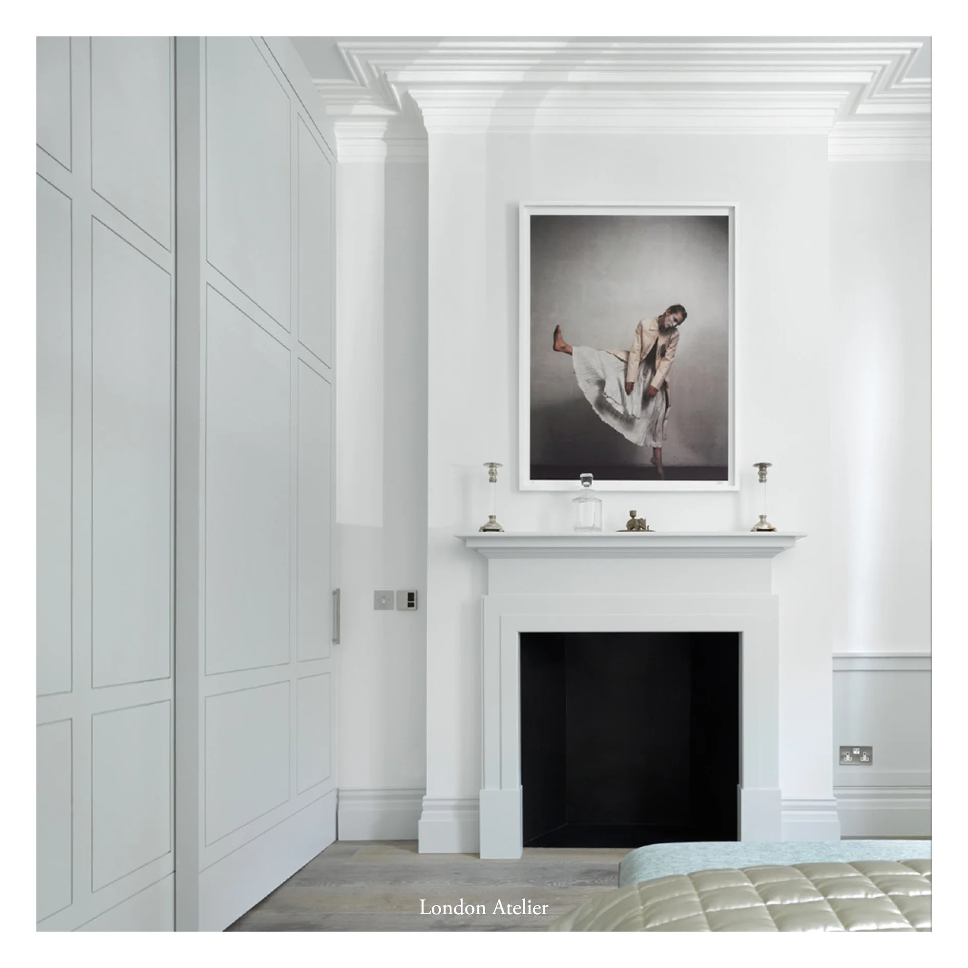 One of two London Atelier projects within Oscar Wilde's former residence on Tite Street. By introducing a central box core to house essential services, the 19th-century walls and original cornices are freed to take centre stage. A carefully curated p