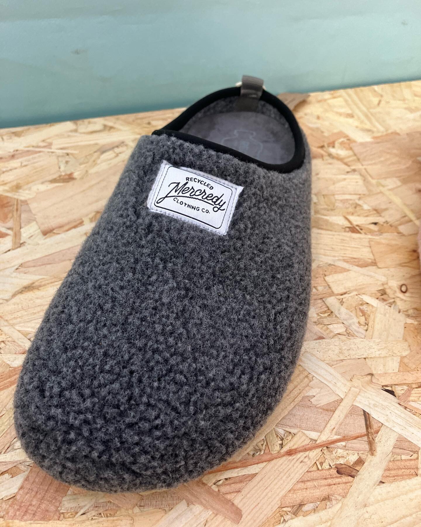#Mercredy slippers from #Elche#Spain have added an even softer upper to their fully #Eco slippers#topdrawerlondon2022 stand 207. #northandsouthfootwear