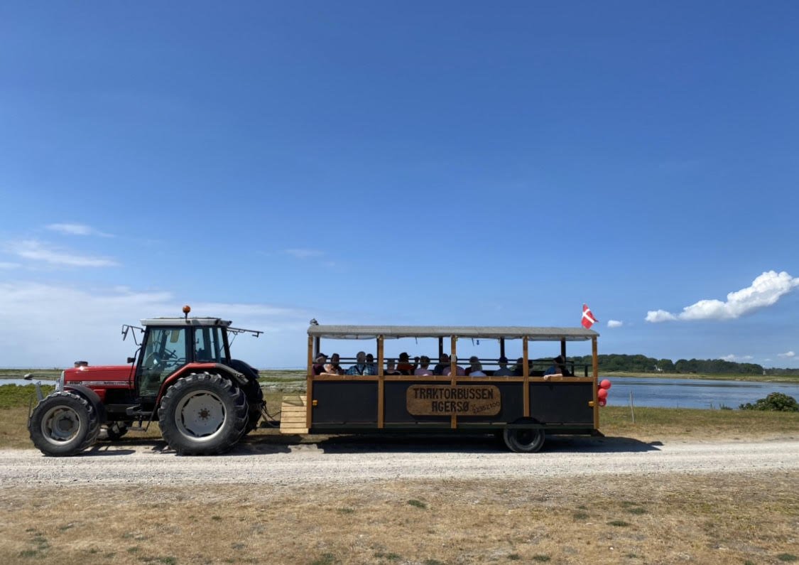 Traktor med anhænger.jpg
