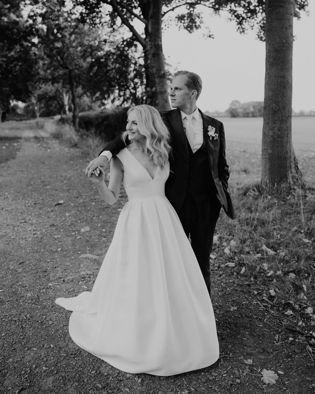 Bilder voller Liebe, Momente voller Lebendigkeit 🤍
Ich versuche Euch, diese unvergesslichen Momente f&uuml;r immer in Erinnerung halten zu k&ouml;nnen. Ihr sollt das Gef&uuml;hl haben, als w&auml;re ich gar nicht da. Freie Bewegungen, wahre Emotione