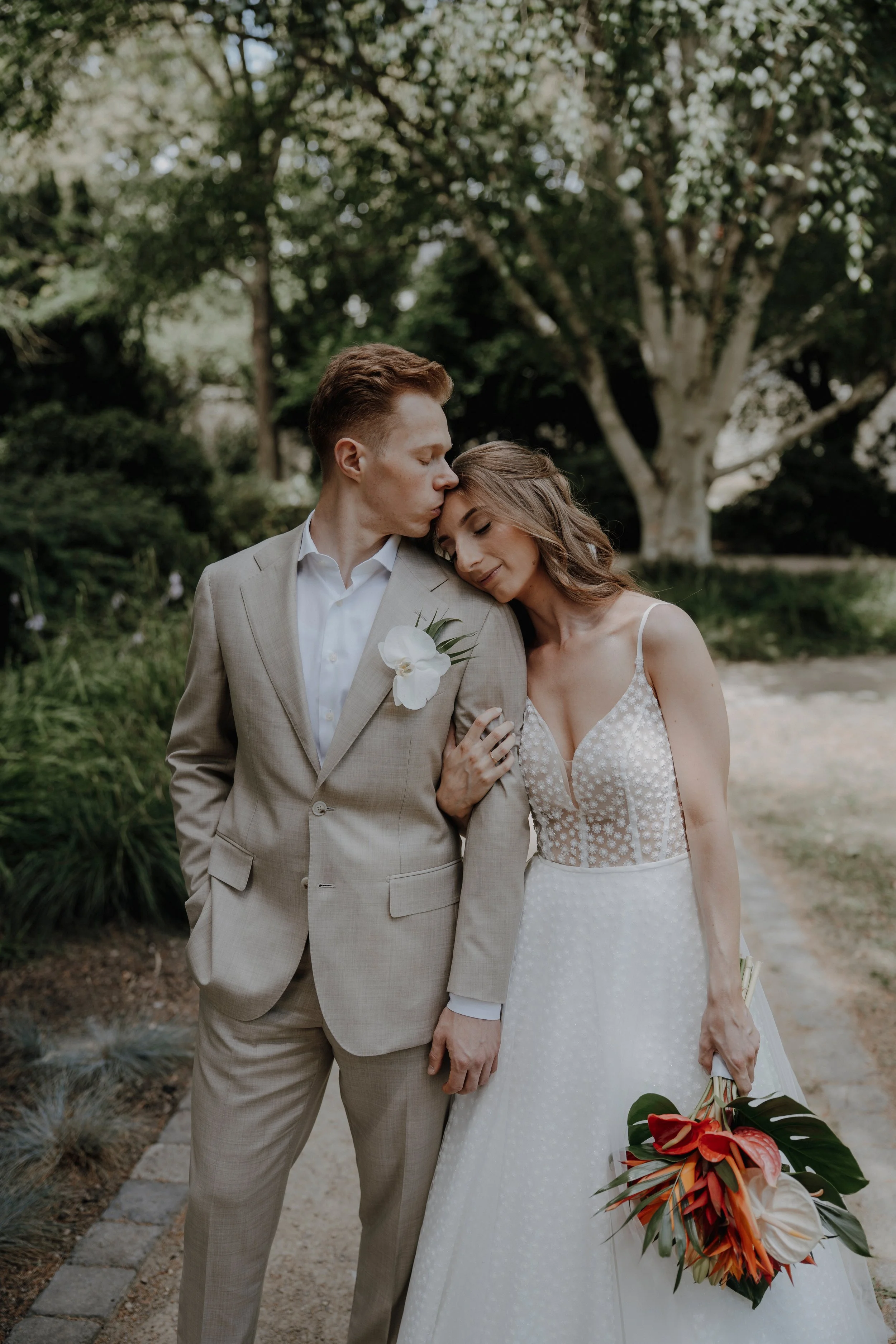 4 Brautpaarshooting Rosengarten-261.jpg