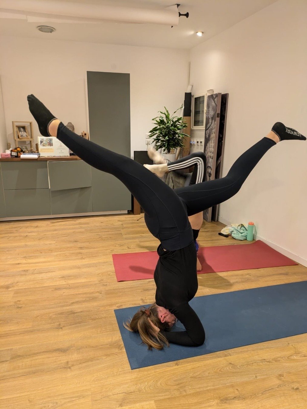 Aujourd&rsquo;hui, la journ&eacute;e de mes cours ados et enfants, mes ados sont tellement investies , concentr&eacute;es sur elle m&ecirc;me et volontaire pour essayer toujours de nouvelles postures, un vrai moment de partage avec mes ados 💖
 #Yoga
