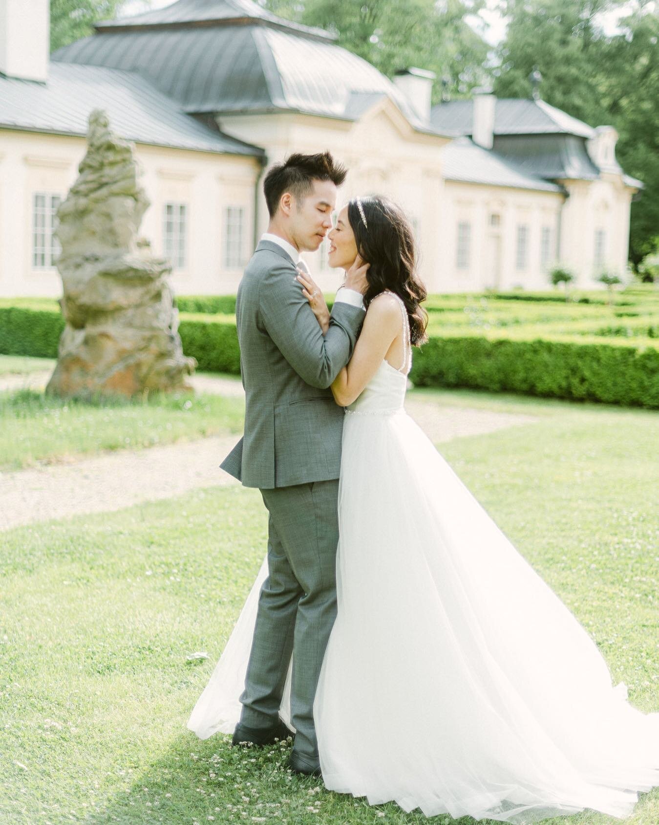 It was such a joy to witness Melissa and Sun say their vows to one another in the midst of the lovely Chateau Bon Repos, bathed in the soft glow of twilight and their love for one another. 

So much magic filled this day, and I am grateful to have be