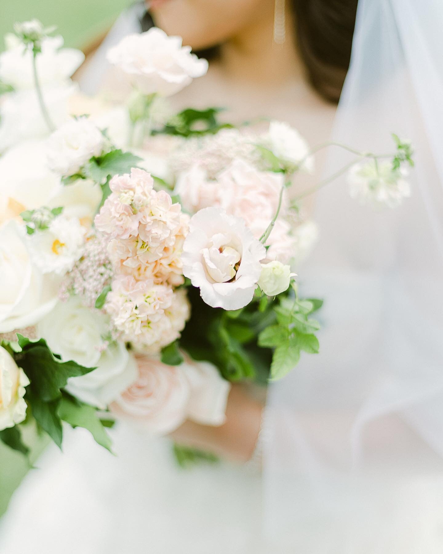 From cascading blooms to minimalist greenery, there's a bouquet for every bride's style. Let your bouquet be a reflection of your personality and make a statement on your special day. Which bouquet speaks to you?🌿