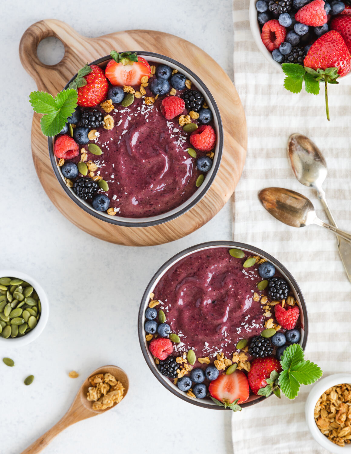 Acai-Berry Smoothie Bowl Recipe (Raw Vegan) — Vegetafull by Carol
