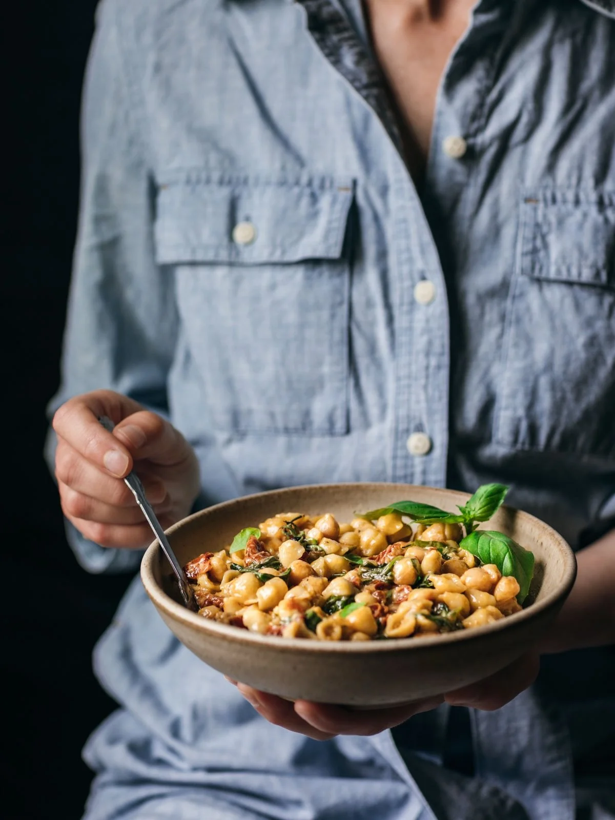 ❤️ Turn any night into a special occasion with this Marry Me Chickpeas with Pasta recipe! 

🐣 Have you ever heard of Marry Me Chicken? It&rsquo;s a trendy dish that went viral on TikTok believed to be so delicious, that a marriage proposal is sure t