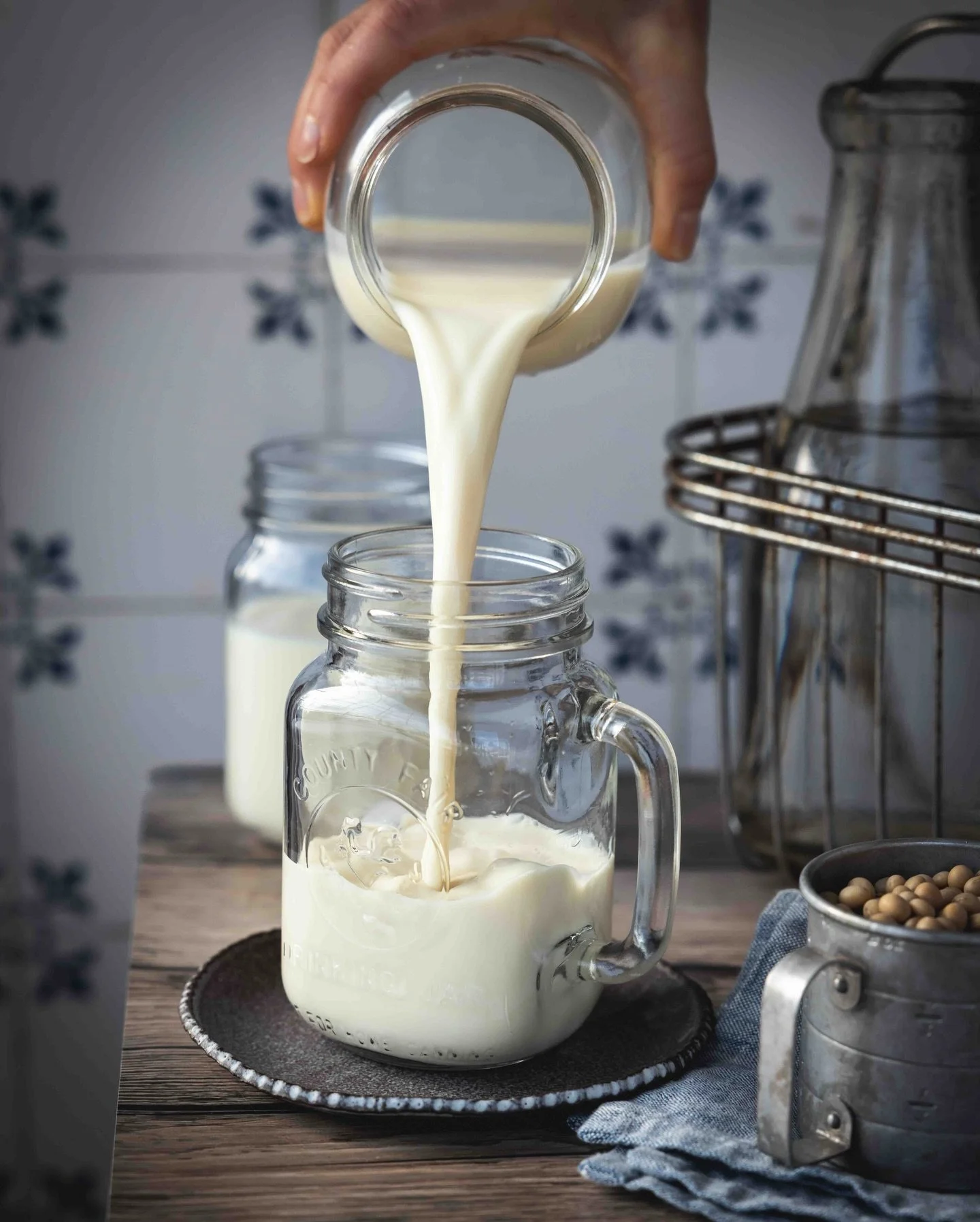 Drumroll please! Creamy, homemade soy milk with NO bitterness is here! 🥛

After noticing how quickly store-bought soy milk adds up, I started making my own. It&rsquo;s creamy and completely free of that traumatizing bitter aftertaste! 

This blog po