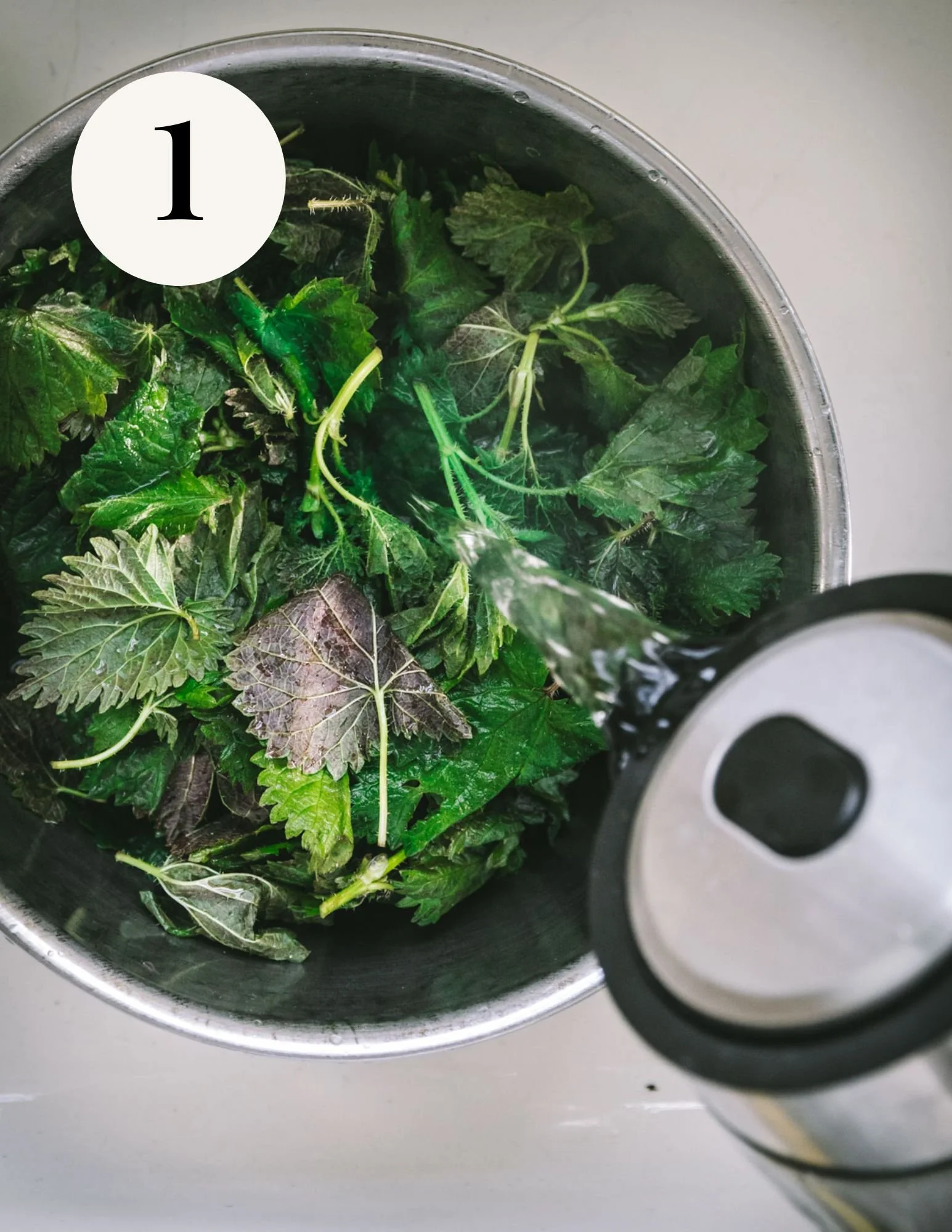 deactivate stinging nettles with boiling water