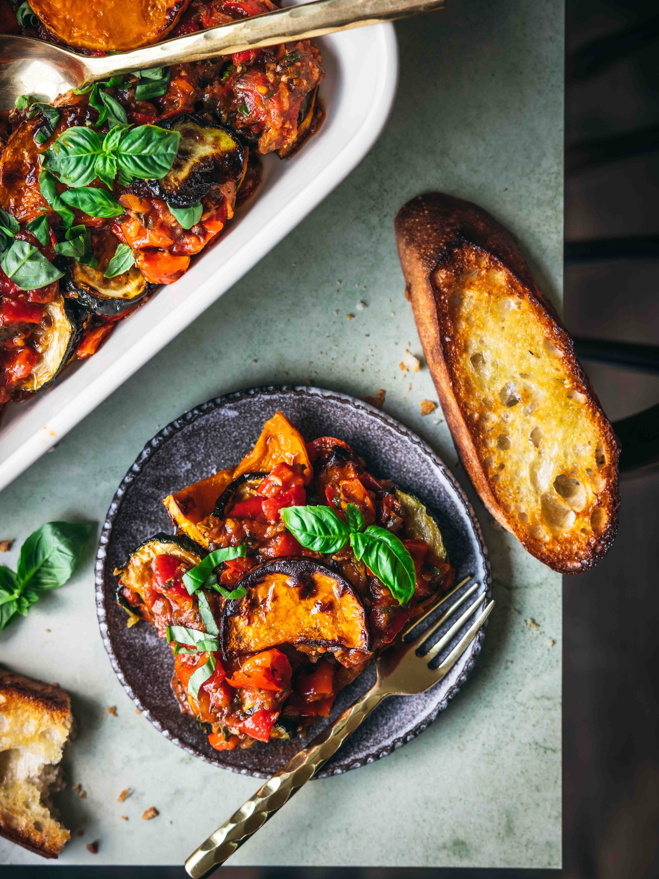 🍅 Best Ratatouille Recipe Without Eggplant!

🍂 This fall version of the traditional ratatouille recipe replaces eggplant with creamy butternut squash. Layered with bell peppers, and fresh tomatoes cooked in good olive oil, this rustic dish is simpl