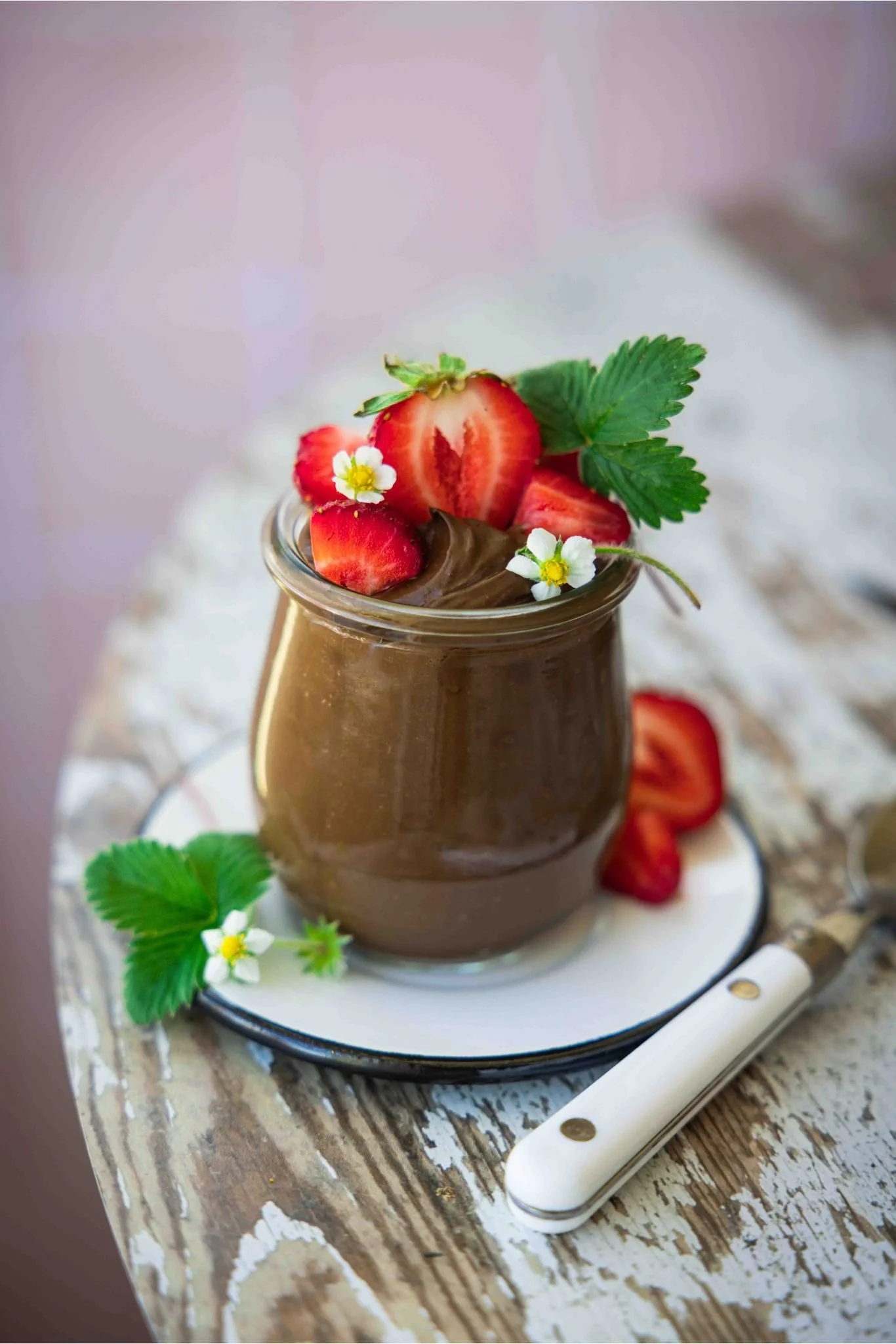 avocado chocolate mousse in a jar - vegan