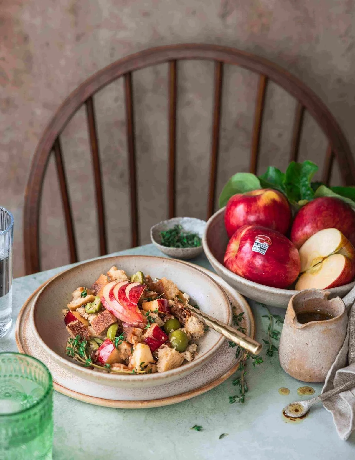 apple panzanella salad without tomatoes