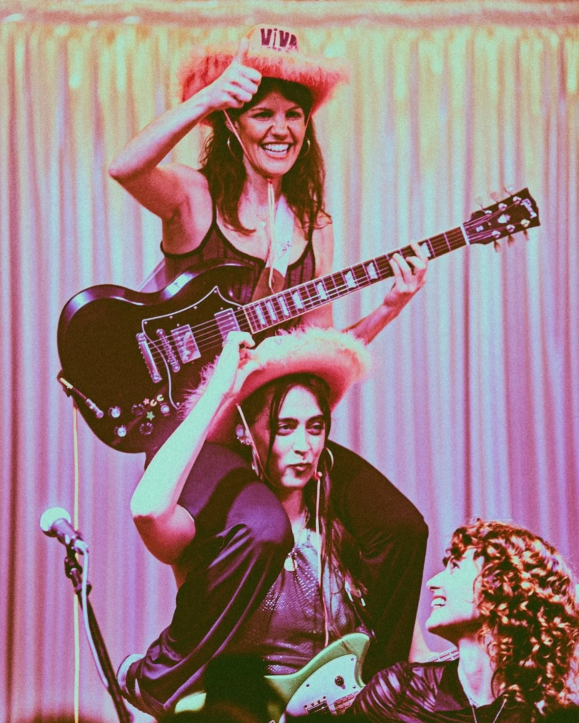 @hindsband + @mamalarky + @iamlabrys at the formidable @resonant_head #okc #musicphotography #livemusic #oklahoma #📸