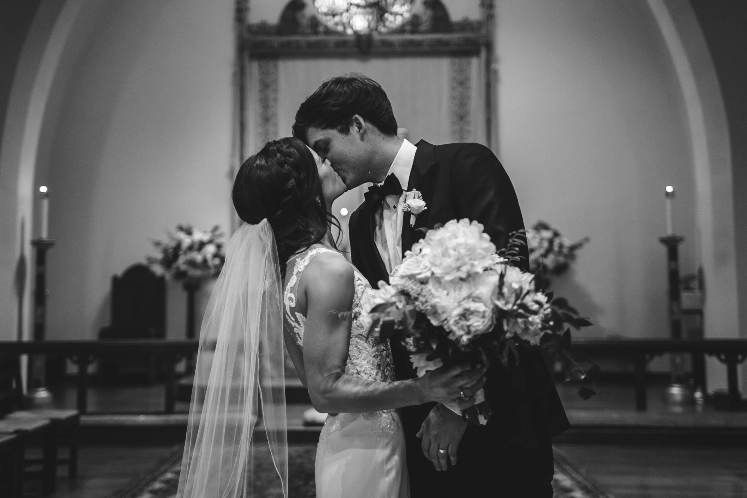 Wedding Kiss Photography- @giantclick - Dylan Johnson-49.jpg