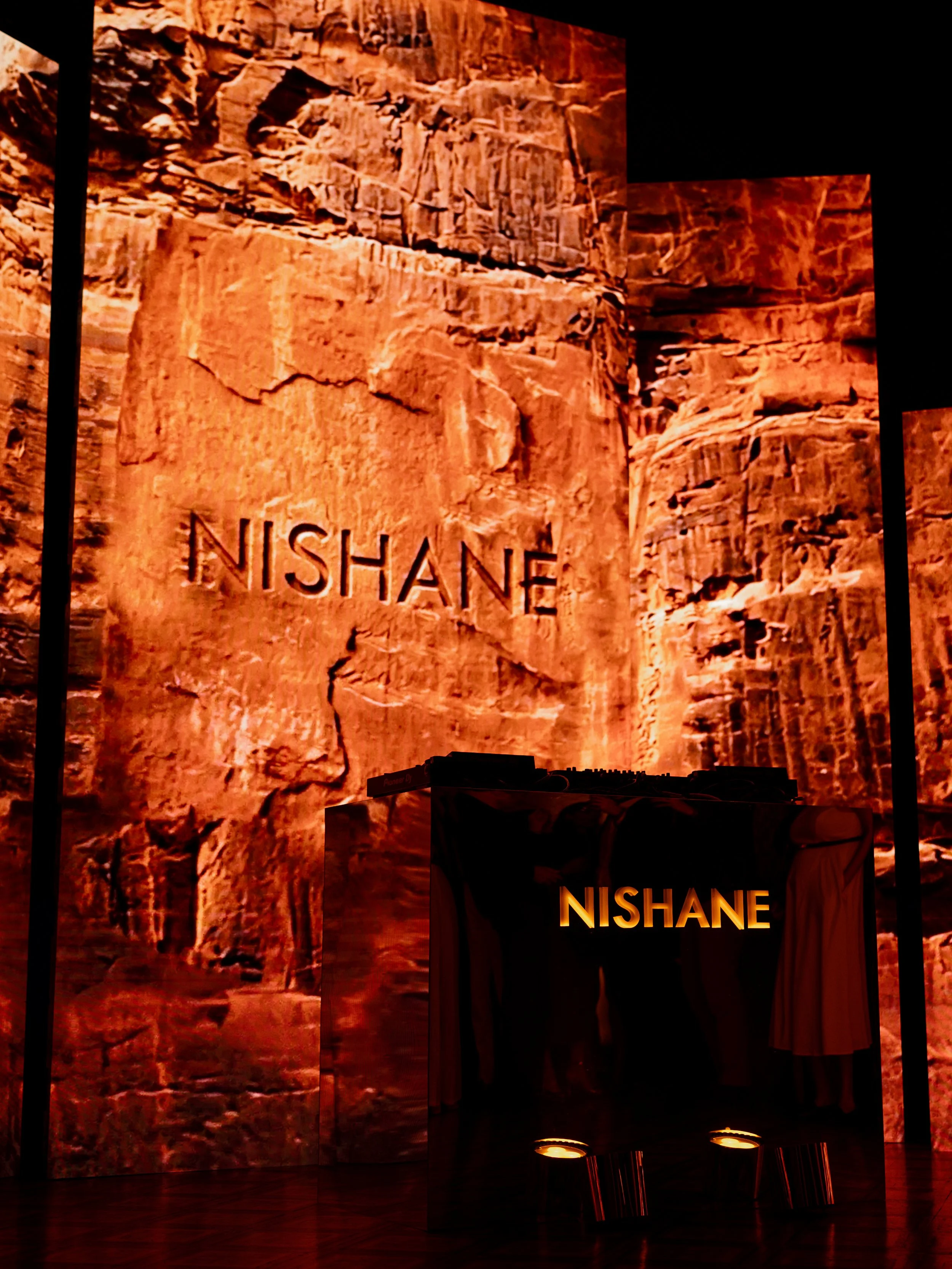 Nishane Thorns Become Roses.png