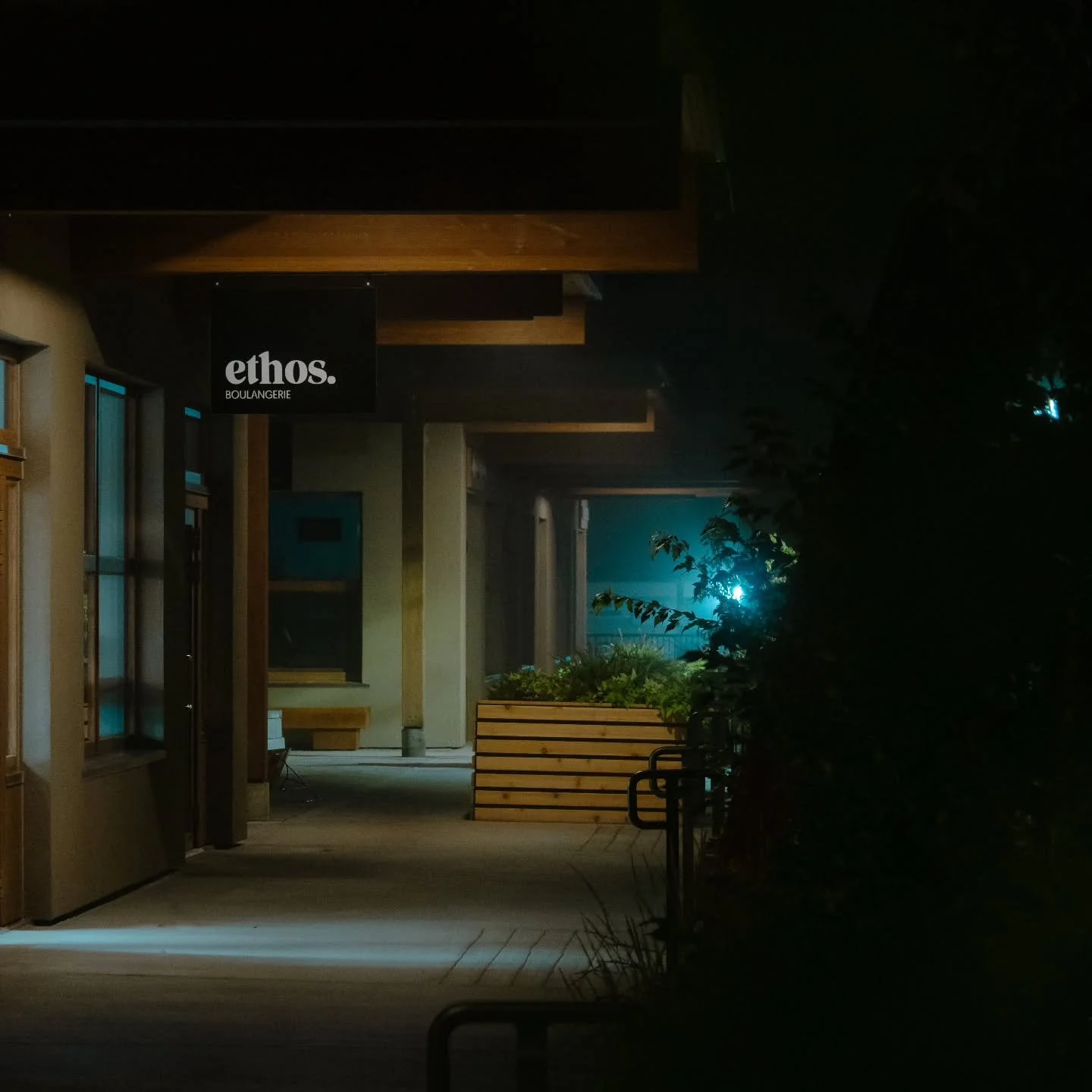 Fall hours:

Cafe 7 - 4
Kitchen 7 - 3
Bakery 7 - 2

Starting Nov 3rd

📸 : @muzzadventures