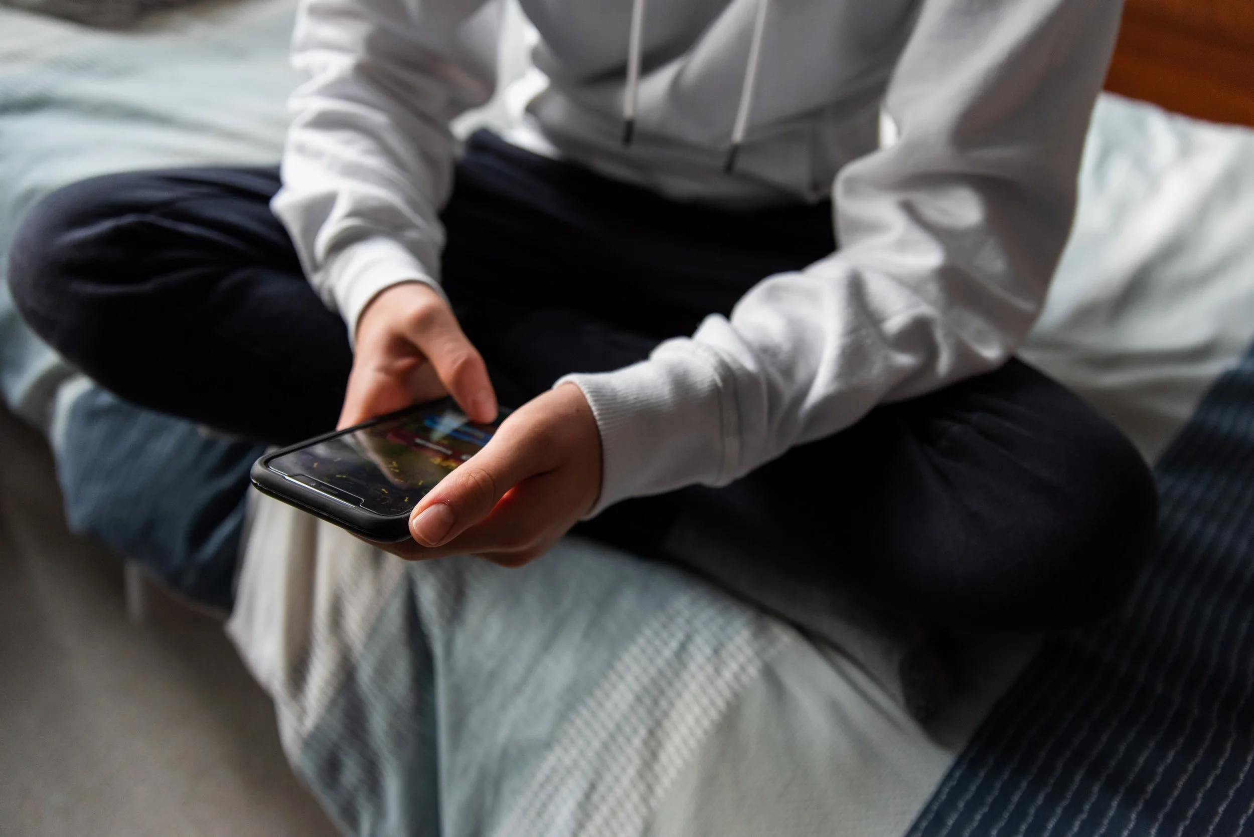 Rethinking “screen time”: How online play boosts students’ academic skills