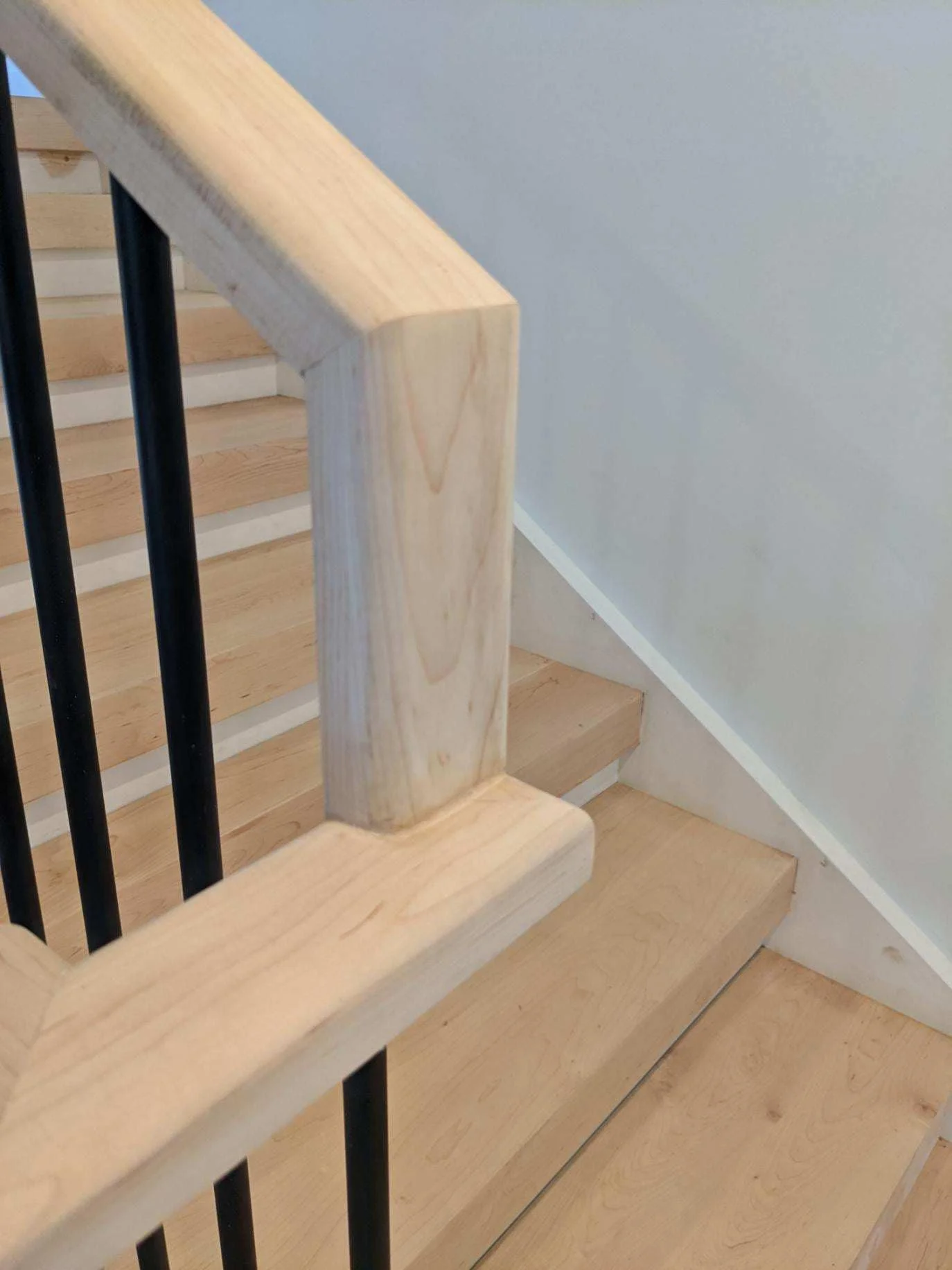 Keuka Studios Custom Metal Railing W/ Floating Stringers

Joinery, lower stairs, and treads by TML WOODWORKS