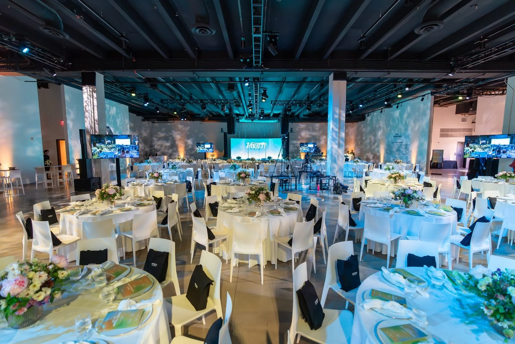 Celebrating the artists who shaped the sound of 2024. 🎶

For @variety Hitmakers Brunch, Stoelt Productions transformed @nyastudios WEST into a bold, immersive awards experience honoring @charli_xcx @shaboozey Doechii, @bensonboone @oliviarodrigo @la