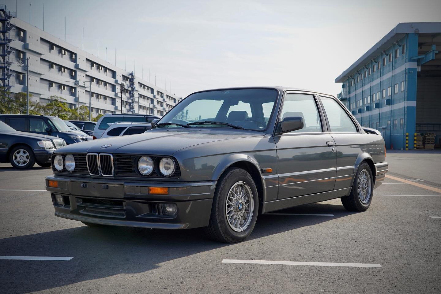 &lsquo;89 BMW E30 320i M Technic Coupe showing only 76,000km from new.

Sourced and imported from the Japanese dealer auctions on behalf of our client in Coquitlam, BC.

To register for your own Personal Import Service with Zen Autoworks Canada, plea