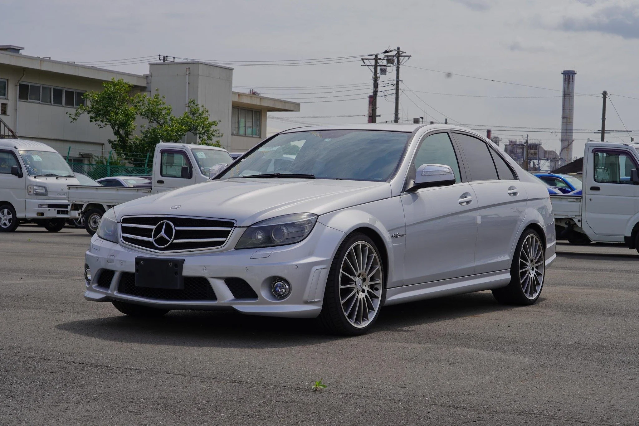 One of the greats .... '09 Mercedes-Benz C63 AMG RHD
Imported to Canada via Special Order (link in bio)

6.3L V8 - 450HP
7-speed auto
RWD
113,000KM

Post auction purchase photos - Kawasaki Japan

Register your interest through our website or drop us 