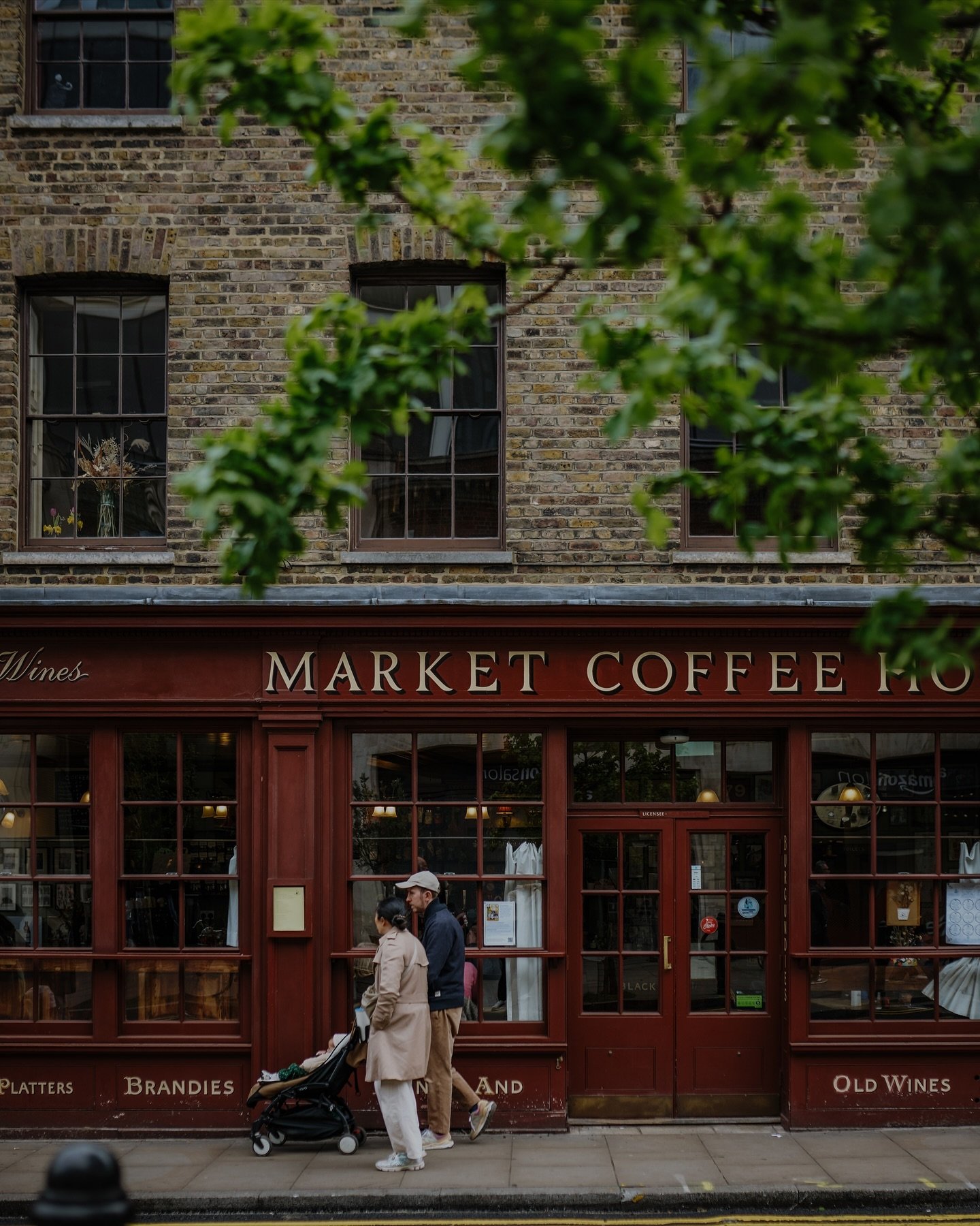 Sundays in Shoreditch. ☕️ 
&bull;
&bull;
#sunday #sundays #sundayfunday #sundayvibes #shoreditch #shoreditchlondon #london #londonlife #londoncity #londoner #londonbylondoners #visitlondon #london4all #lundonlens #londres #londrina #lovelondon