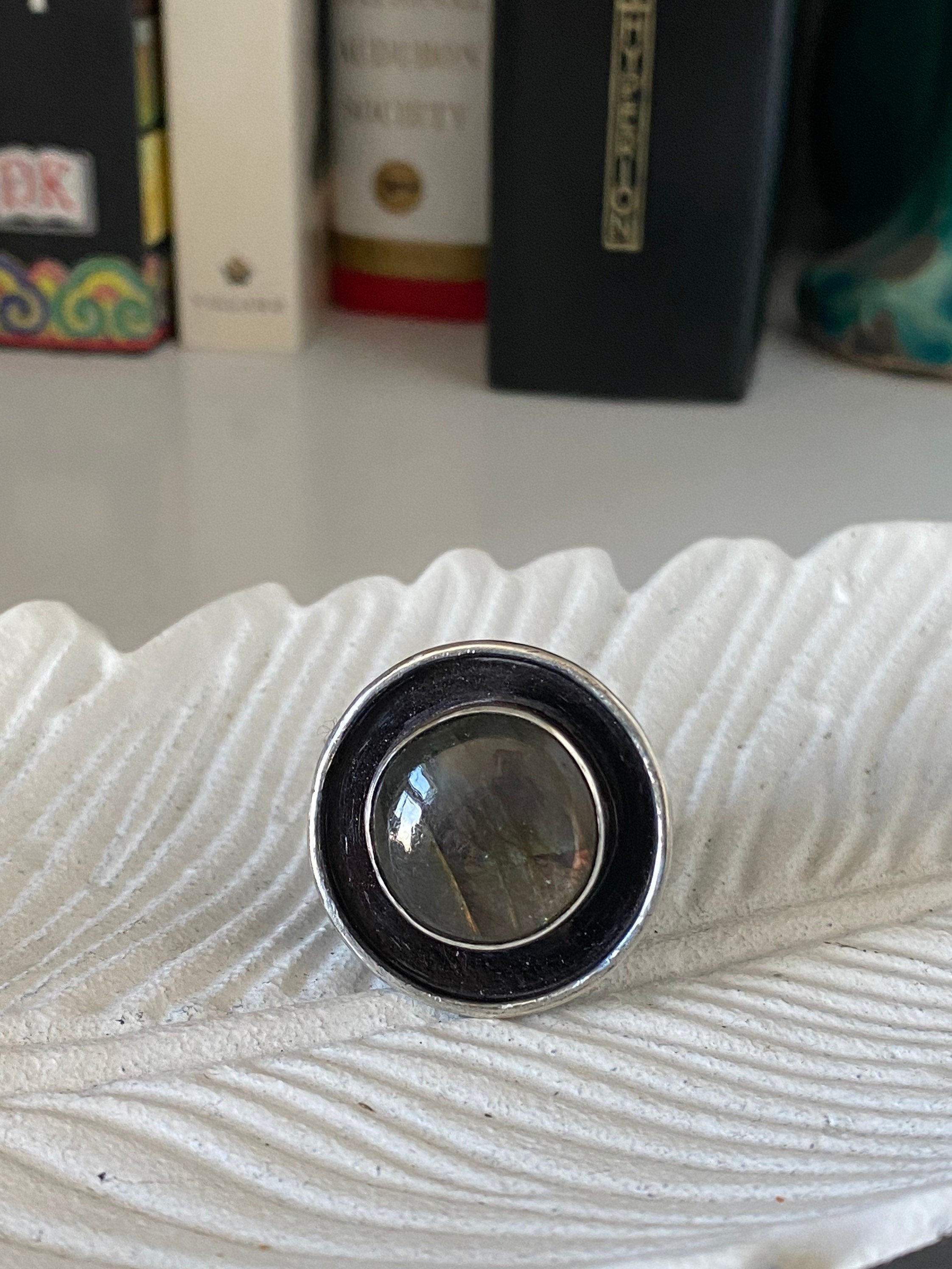 https://i.etsystatic.com/8548745/r/il/0f6776/2822483006/il_fullxfull.2822483006_coxt.jpg