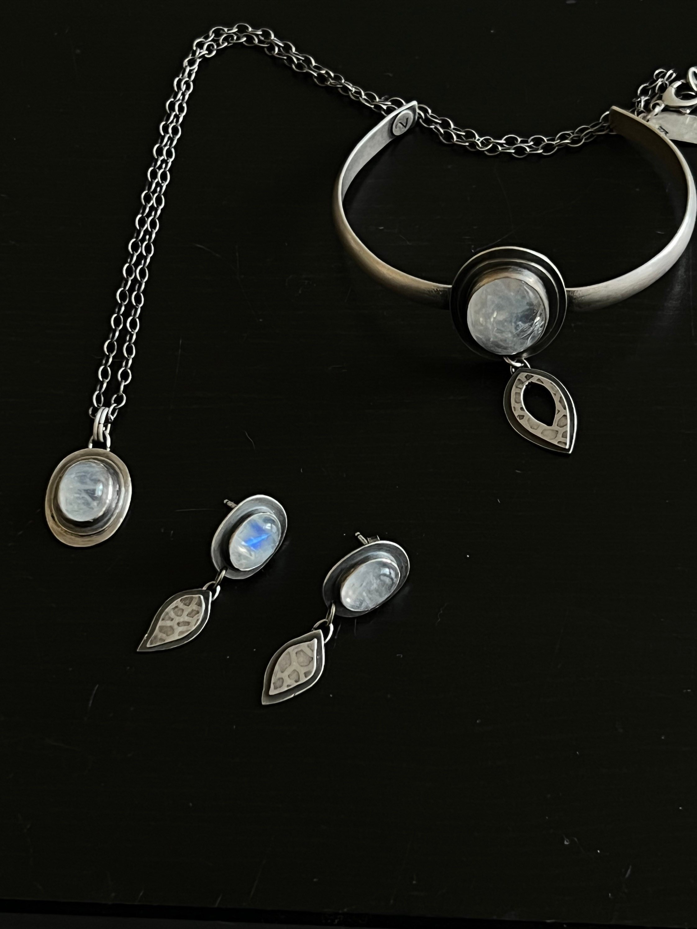 https://i.etsystatic.com/8548745/r/il/e39c2e/3873768232/il_fullxfull.3873768232_c2m7.jpg