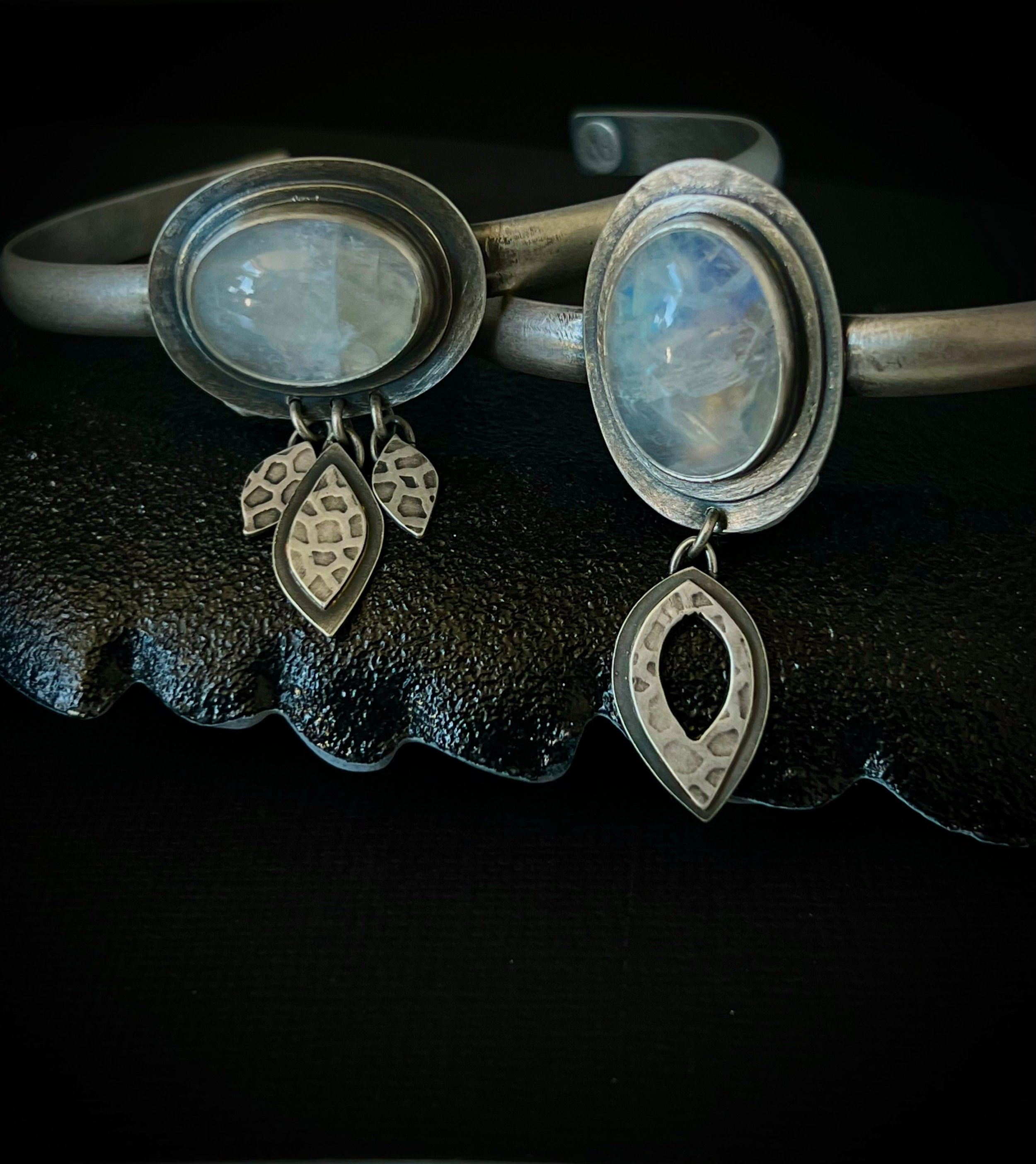https://i.etsystatic.com/8548745/r/il/a73c08/3847785680/il_fullxfull.3847785680_4r8m.jpg