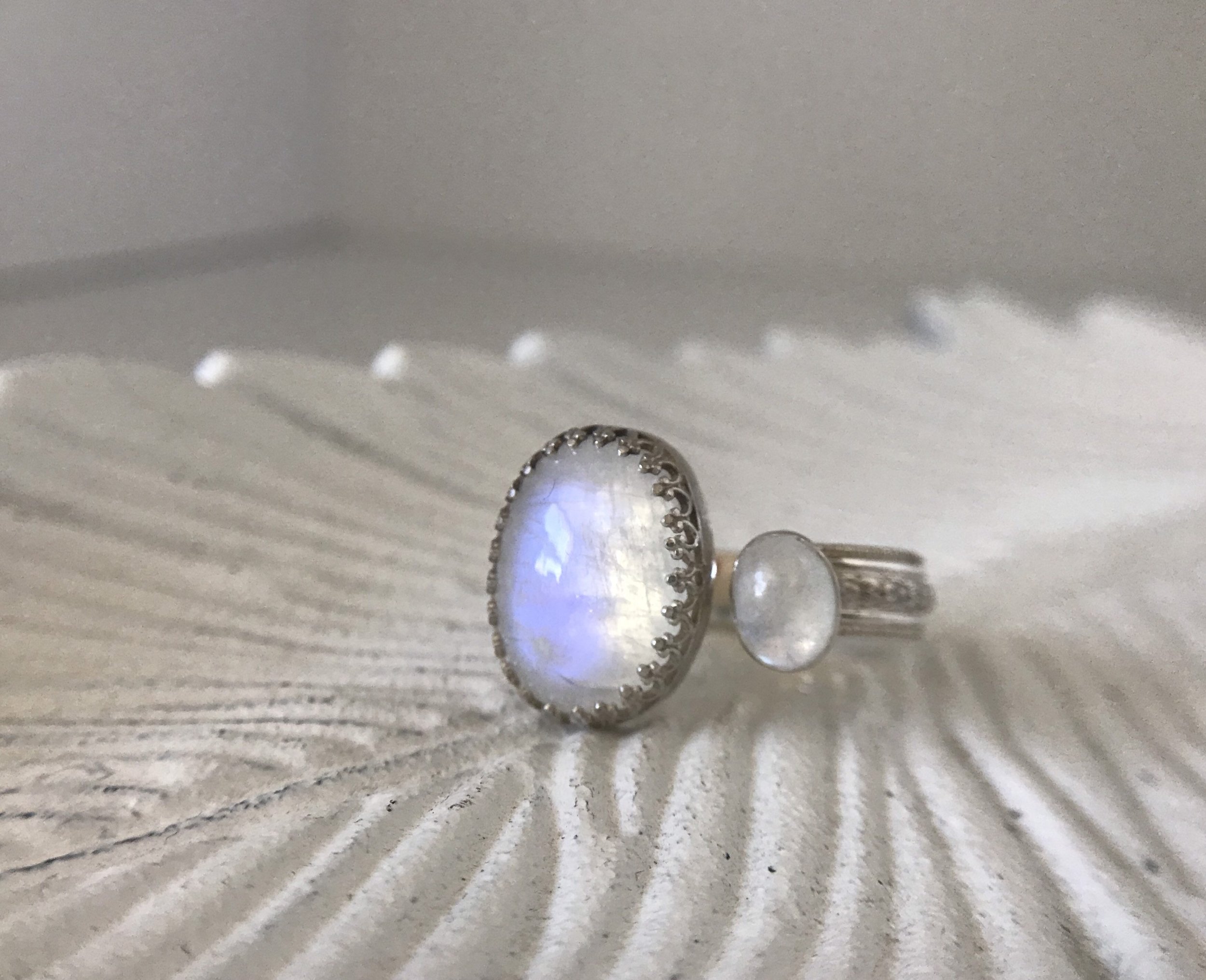 https://i.etsystatic.com/8548745/r/il/8141e6/2502902129/il_fullxfull.2502902129_5rcm.jpg