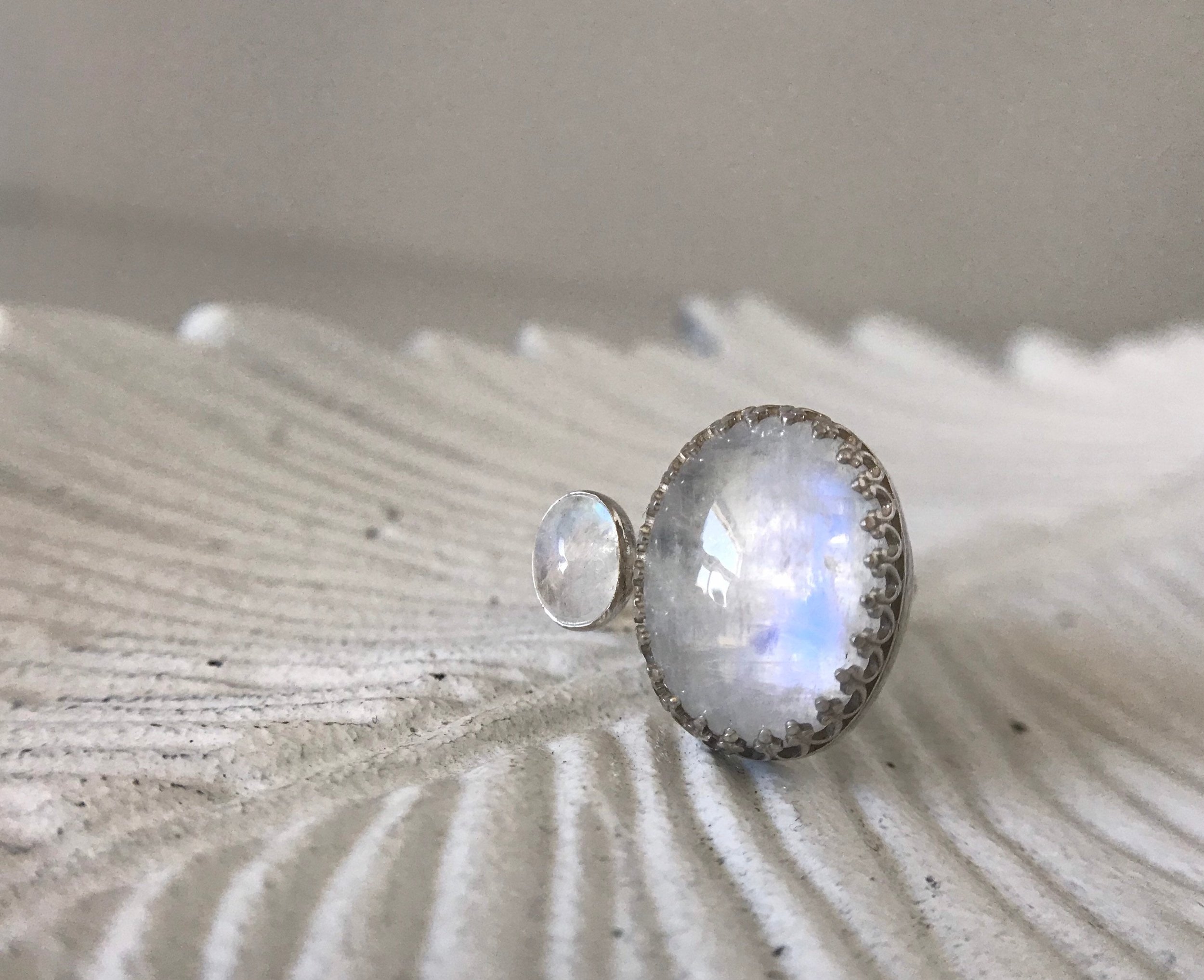 https://i.etsystatic.com/8548745/r/il/cb4dbc/2502902359/il_fullxfull.2502902359_iclu.jpg