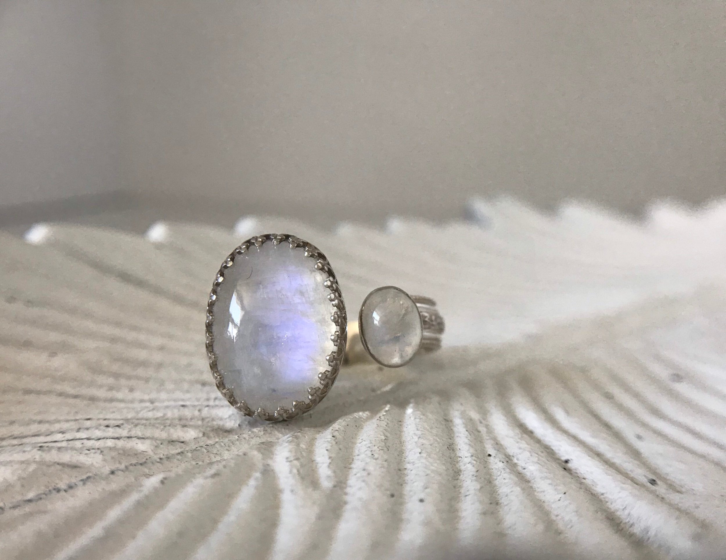 https://i.etsystatic.com/8548745/r/il/767e56/2455237960/il_fullxfull.2455237960_rntk.jpg