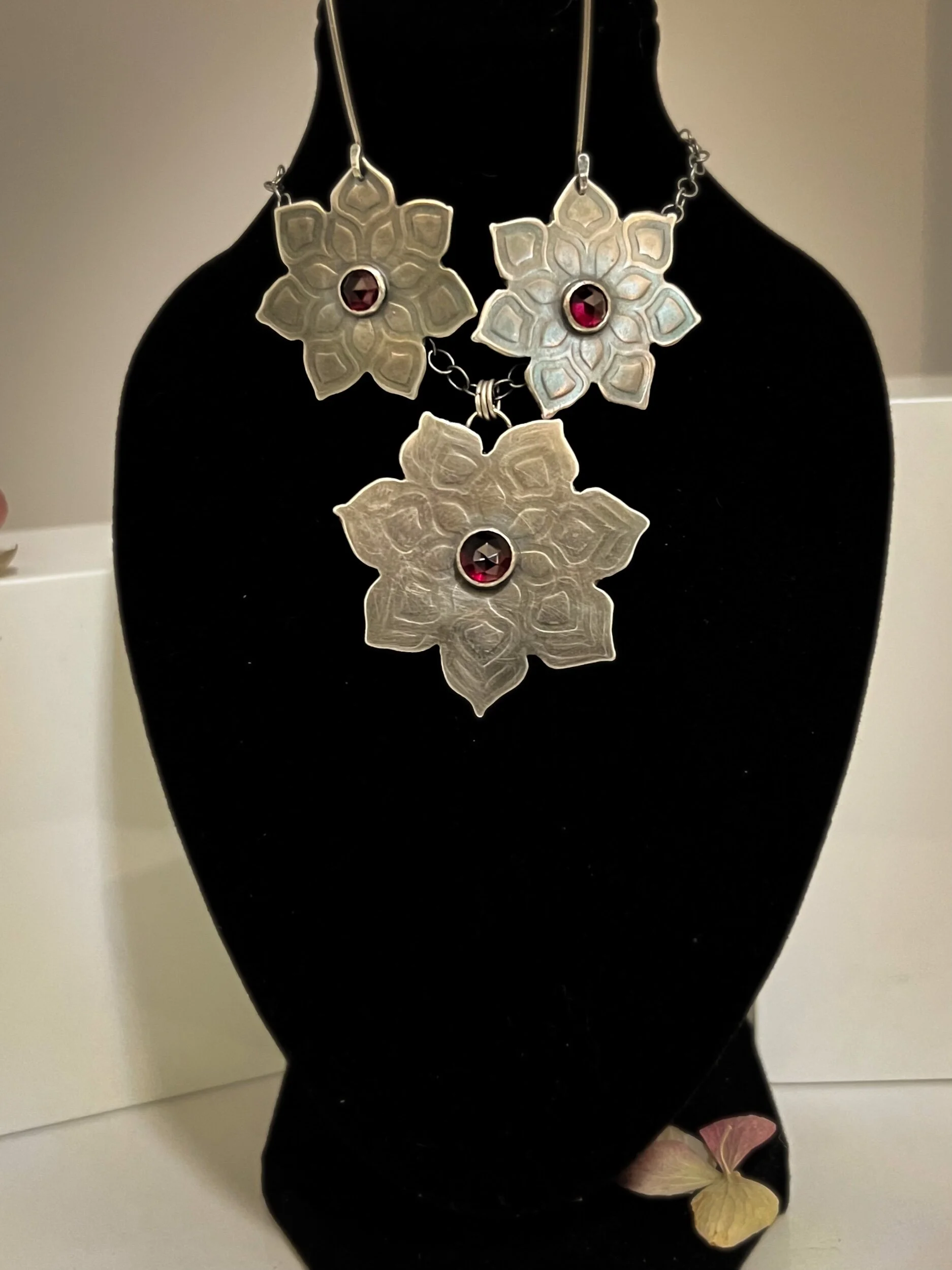 0406D996-50C2-464F-994D-5B8A7D49463B