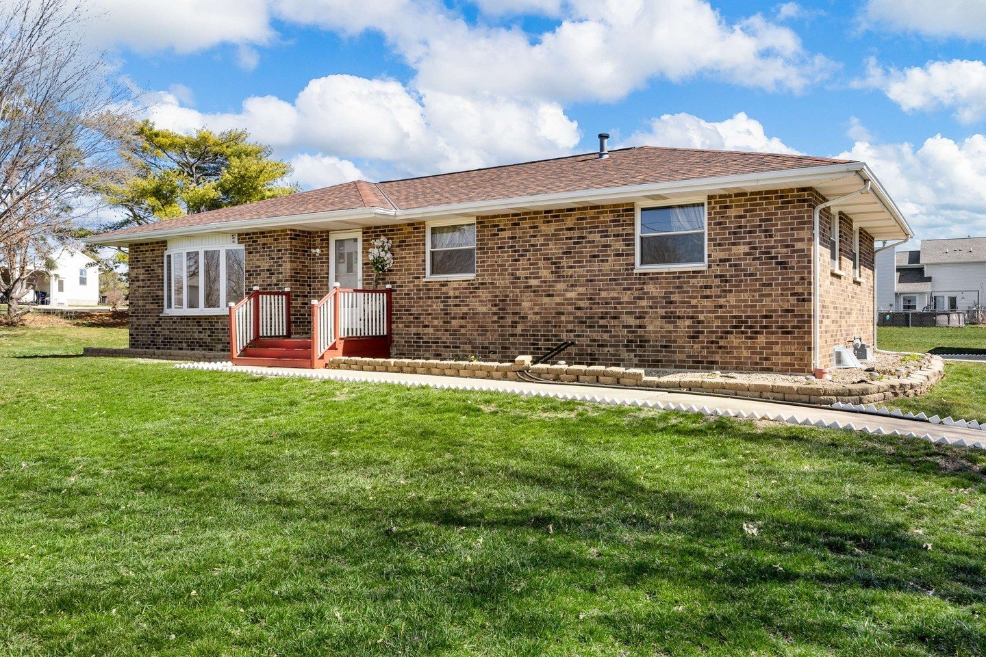 FOR SALE in Cedar Rapids, Iowa! 🏠
🗓️ 4-26-2024
📫 Located at 7026 Council St, Cedar Rapids
💰 $281,900
🛏️ 3 Bedrooms
🛁 2 Baths
🚗 3.5 Stall Garage
🗺 A distinguished all-brick ranch nestled on a nearly one-acre lot
✨The property features a large 