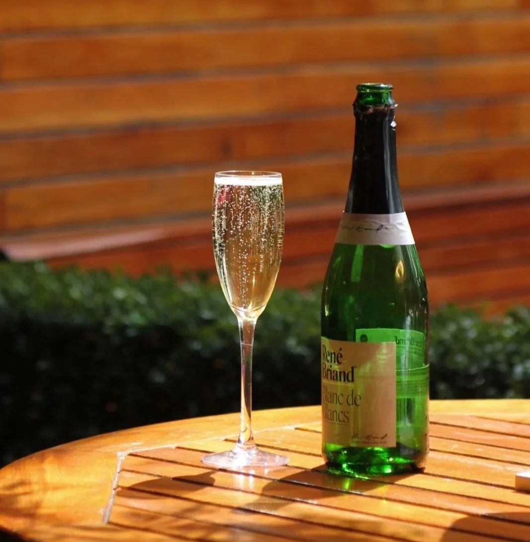 french sparkling wine, bubbly, chic, elegant, pure, french, vegan