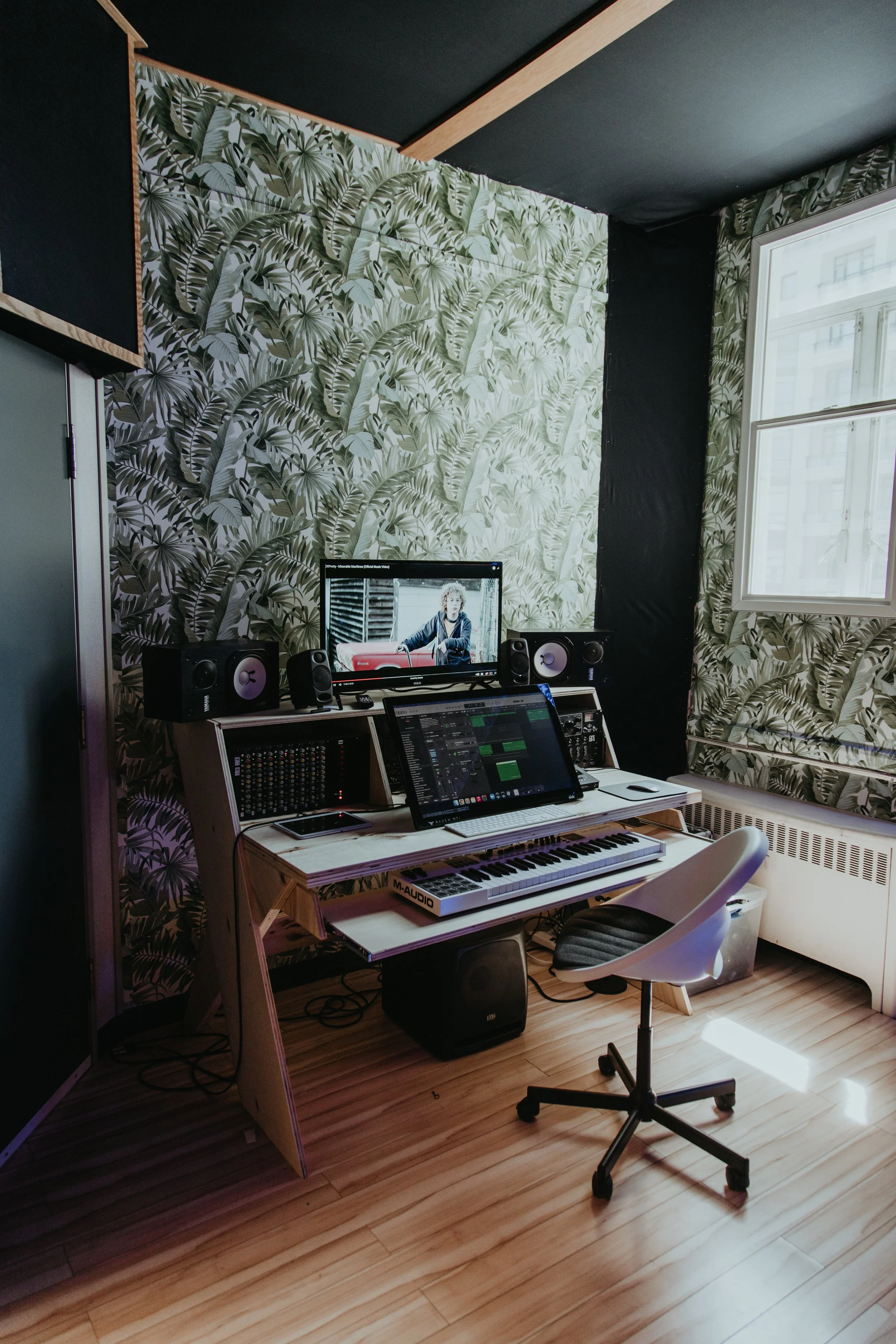The OOLOO control room desk, which pairs with the VOX booth for full voice sessions