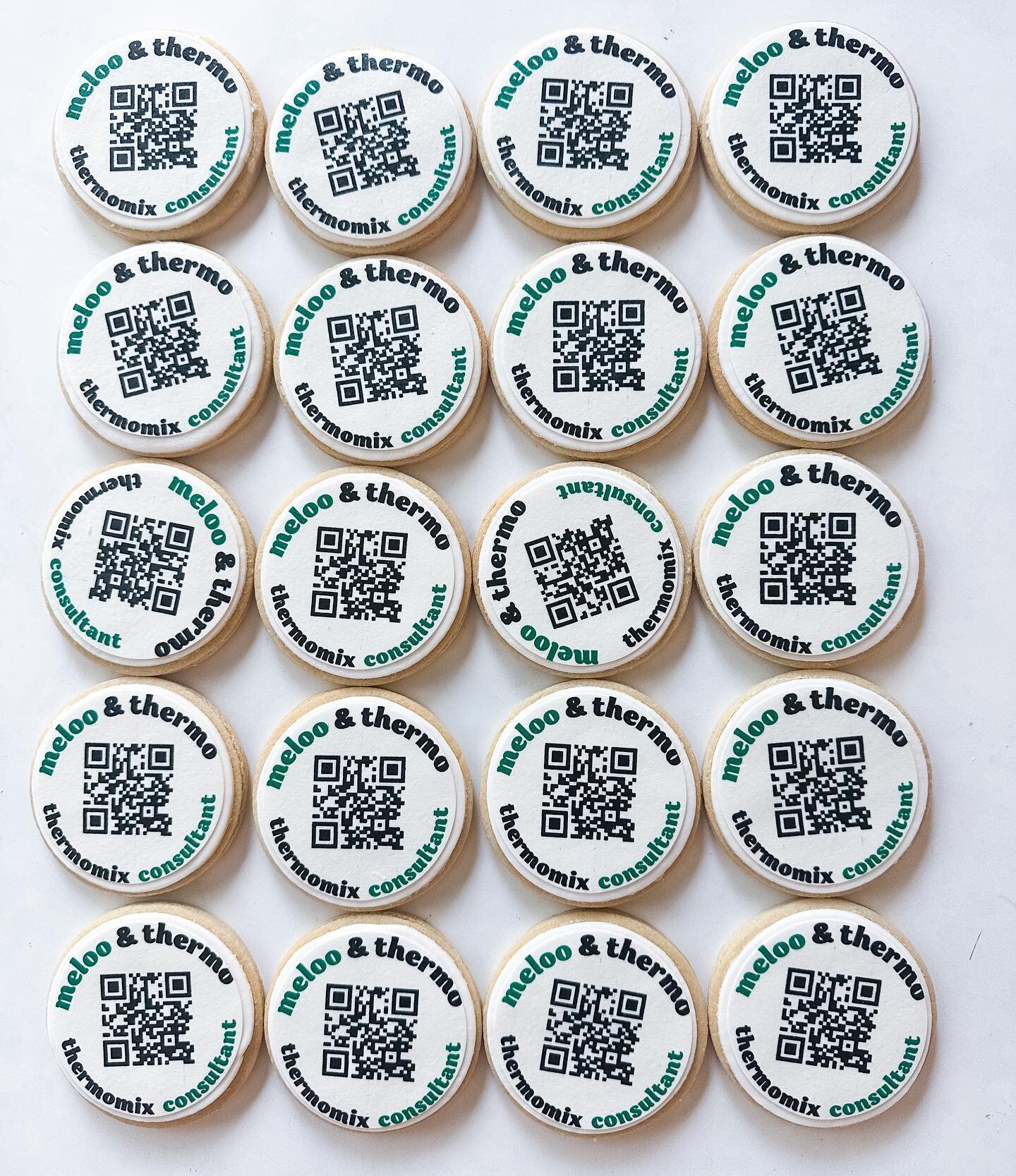 Corporate Cookies with a Twist.. such an awesome and fun way to interact and direct clients to a website or link then eat a yummy cookie 🤩🤩.. inspired by the talented Kelsie @makeorbakeco._  #therippedbaker #newsteadcookies #corporatecookies #brisb