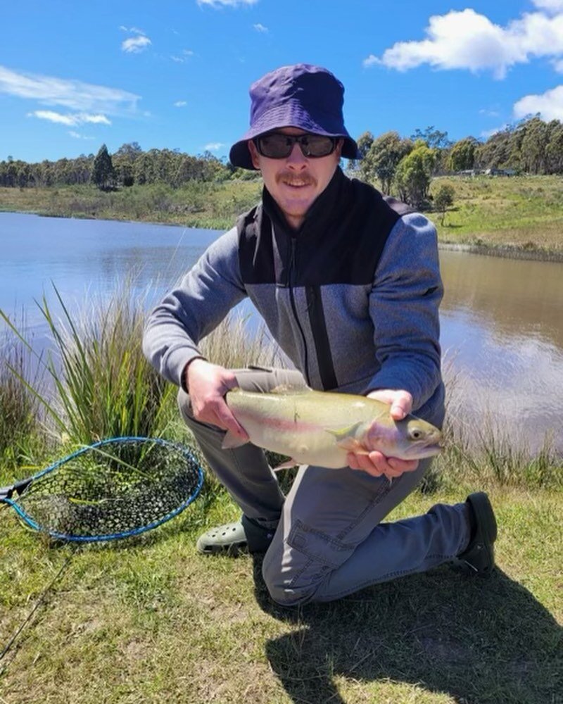 Keegs from WA had success on his first day with the fly 👌🏻

#flyfishingtasmania #flyfishingaustralia  #rainbowtrout #browntrout #twinlakestasmania #flyfishery #stayandfish #catchandrelease