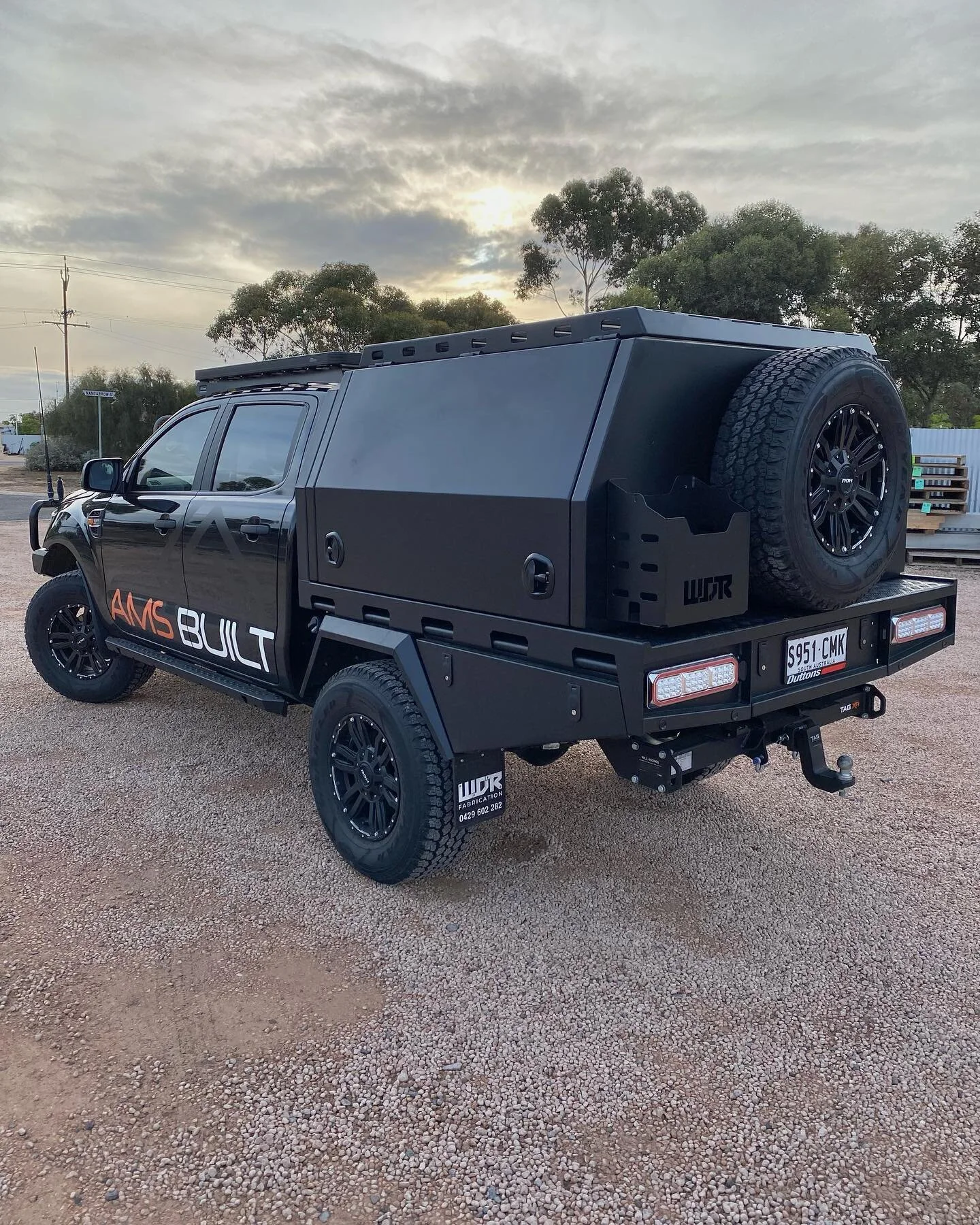 Another one out the door 👊🏼

3/4 removable aluminium canopy. Canopy specs include: jerrycan holder, spare wheel carrier &amp; custom roof rack. Canopy fit out includes adjustable shelf &amp; custom pantry. 

Powder coated in single back @arkoteptyl